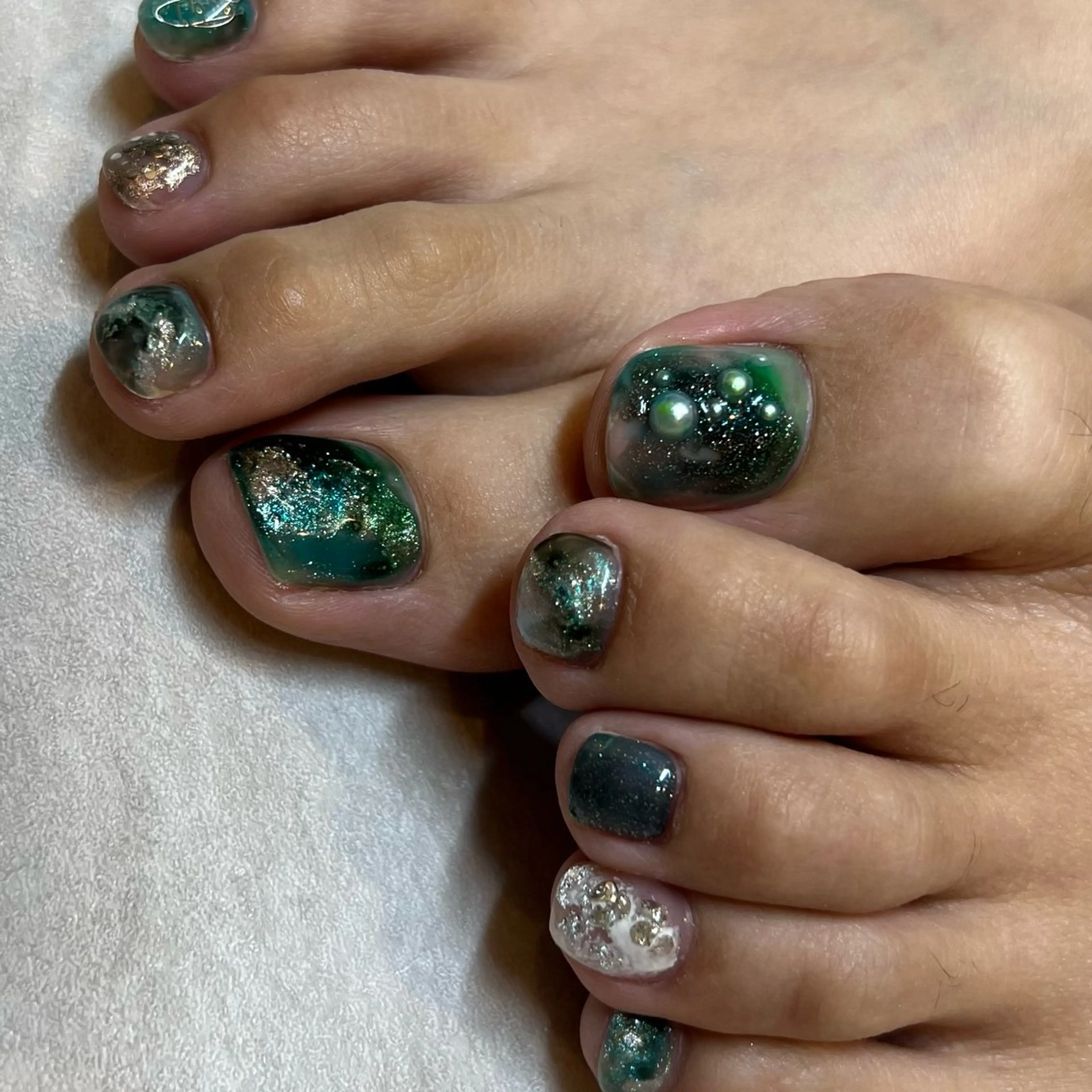 ネイル ハンドネイル フットネイル U'i ｳｲのネイルデザイン