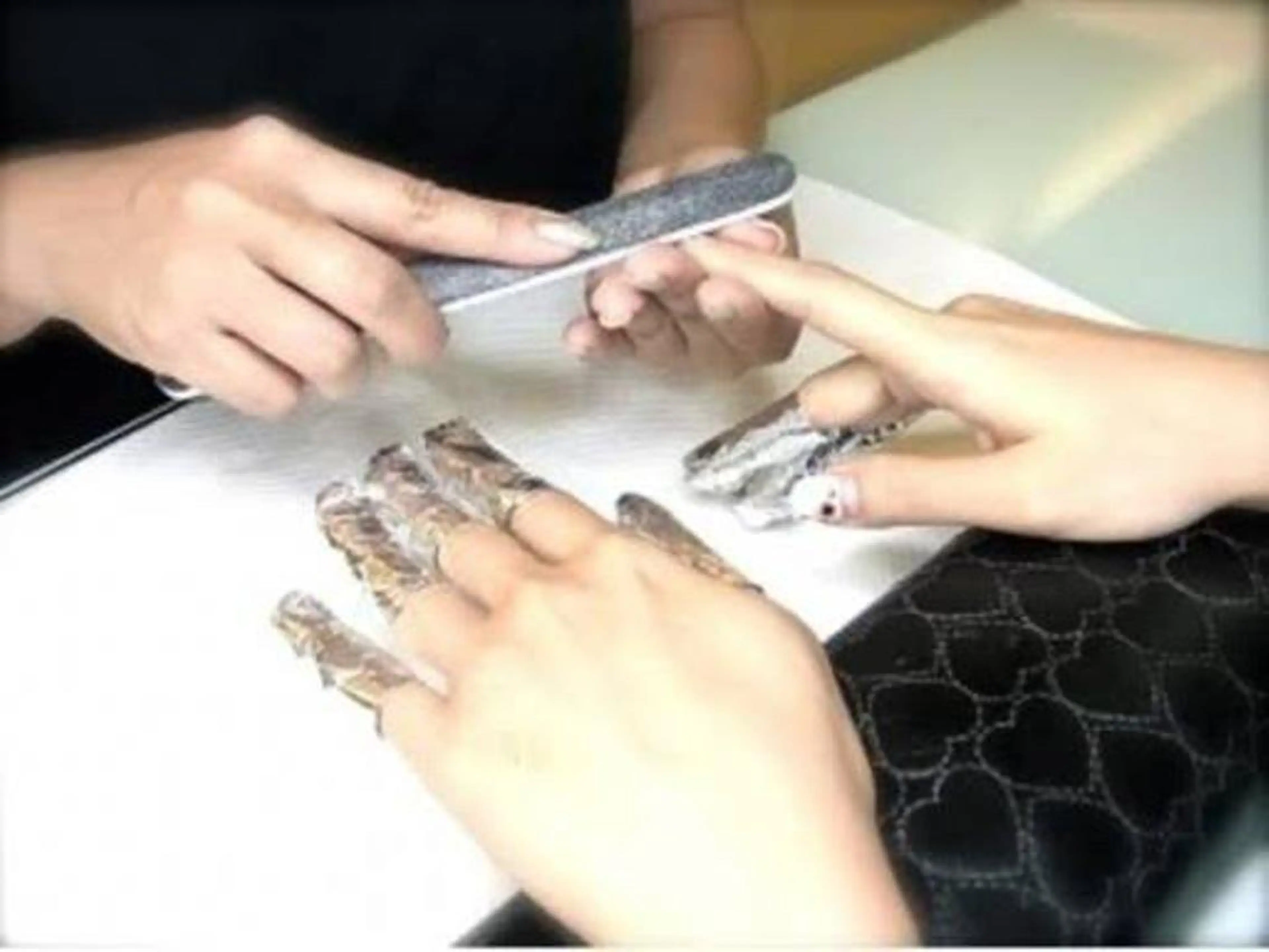 ✨ジェルネイルオフのみ+甘皮ケア爪形整え付✨研修済み練習モデル🌈電話予約不可の写真