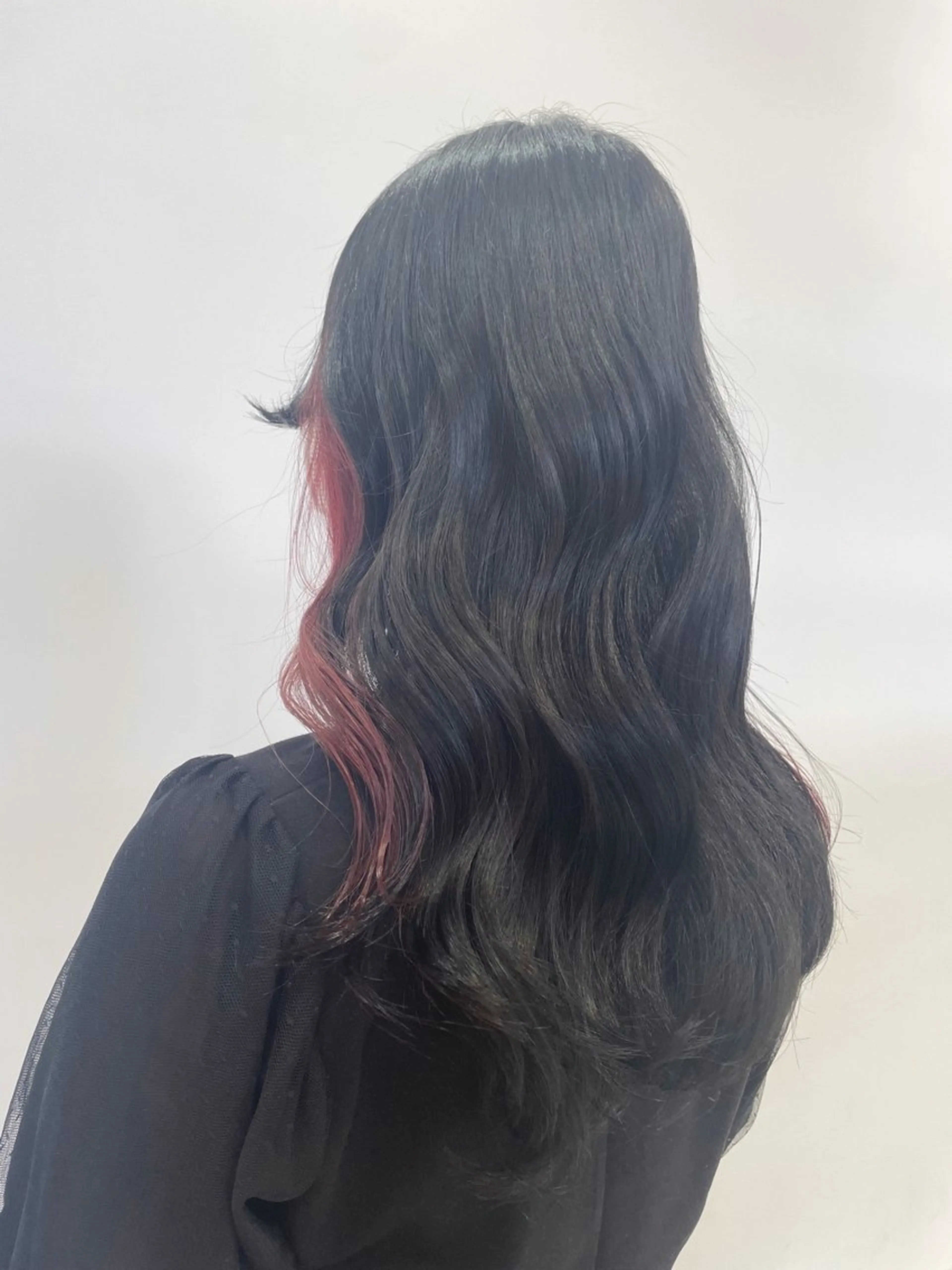 ロング カラー ブリーチ ケアブリーチ イヤリングカラー インナーカラー ピンクカラー カット ヘアカラー mopa_kaede 暖色カラー/ロングのヘアスタイル