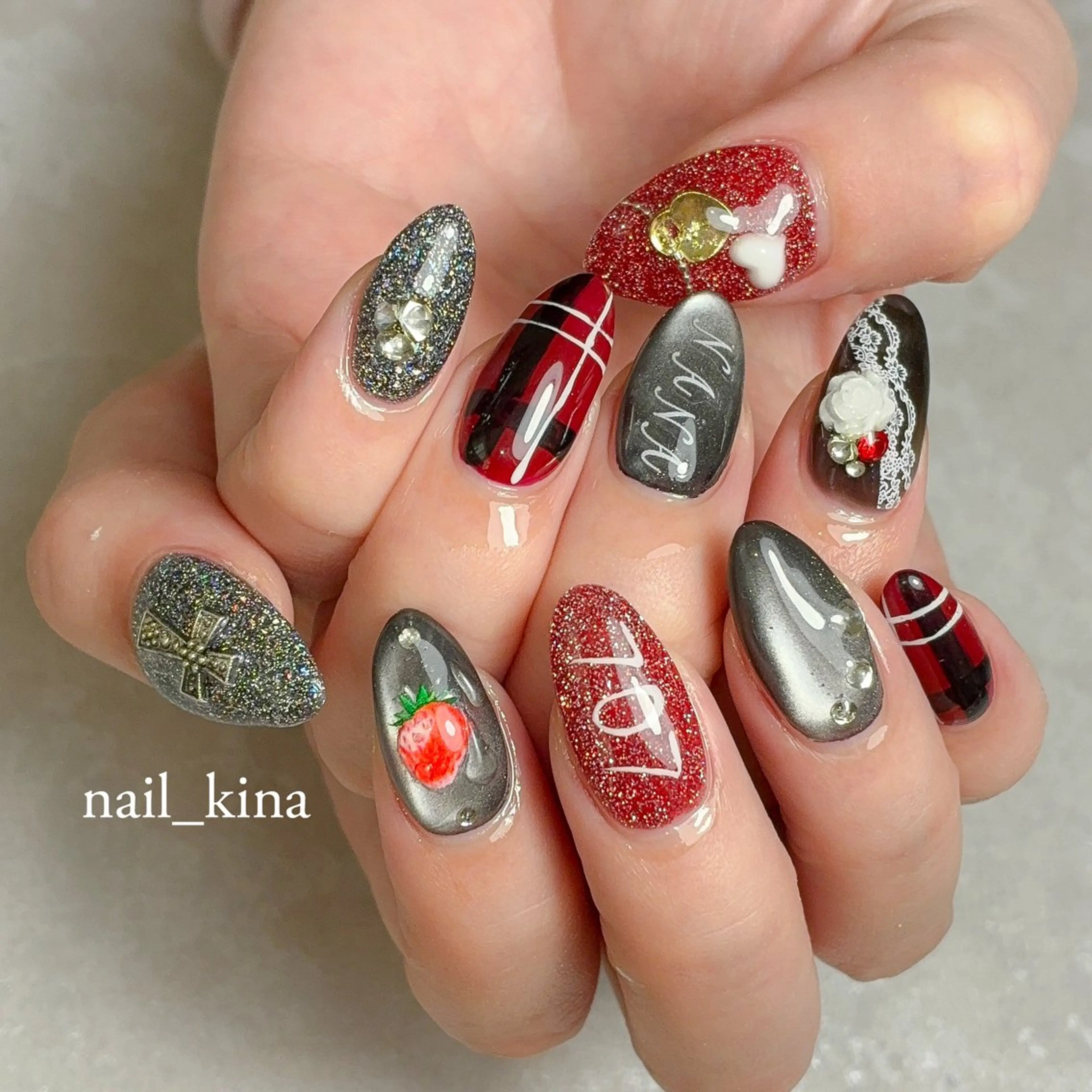 ネイル 赤色 nail_ kinaのネイルデザイン