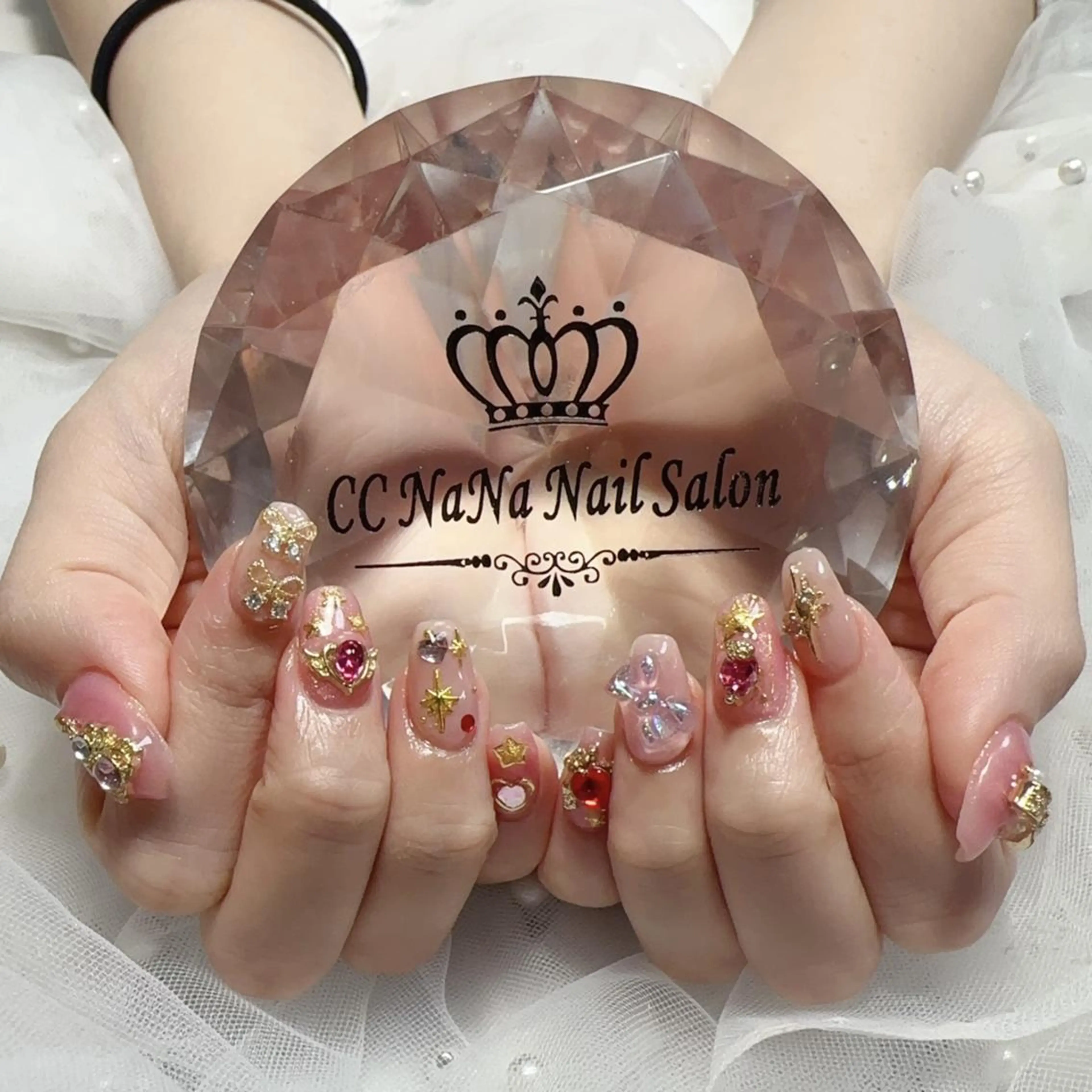 ネイル アートネイル チークネイル フラッシュネイル ハート キラキラネイル ハンドネイル CC  NaNa ワンホンネイル🌙Nのネイルデザイン