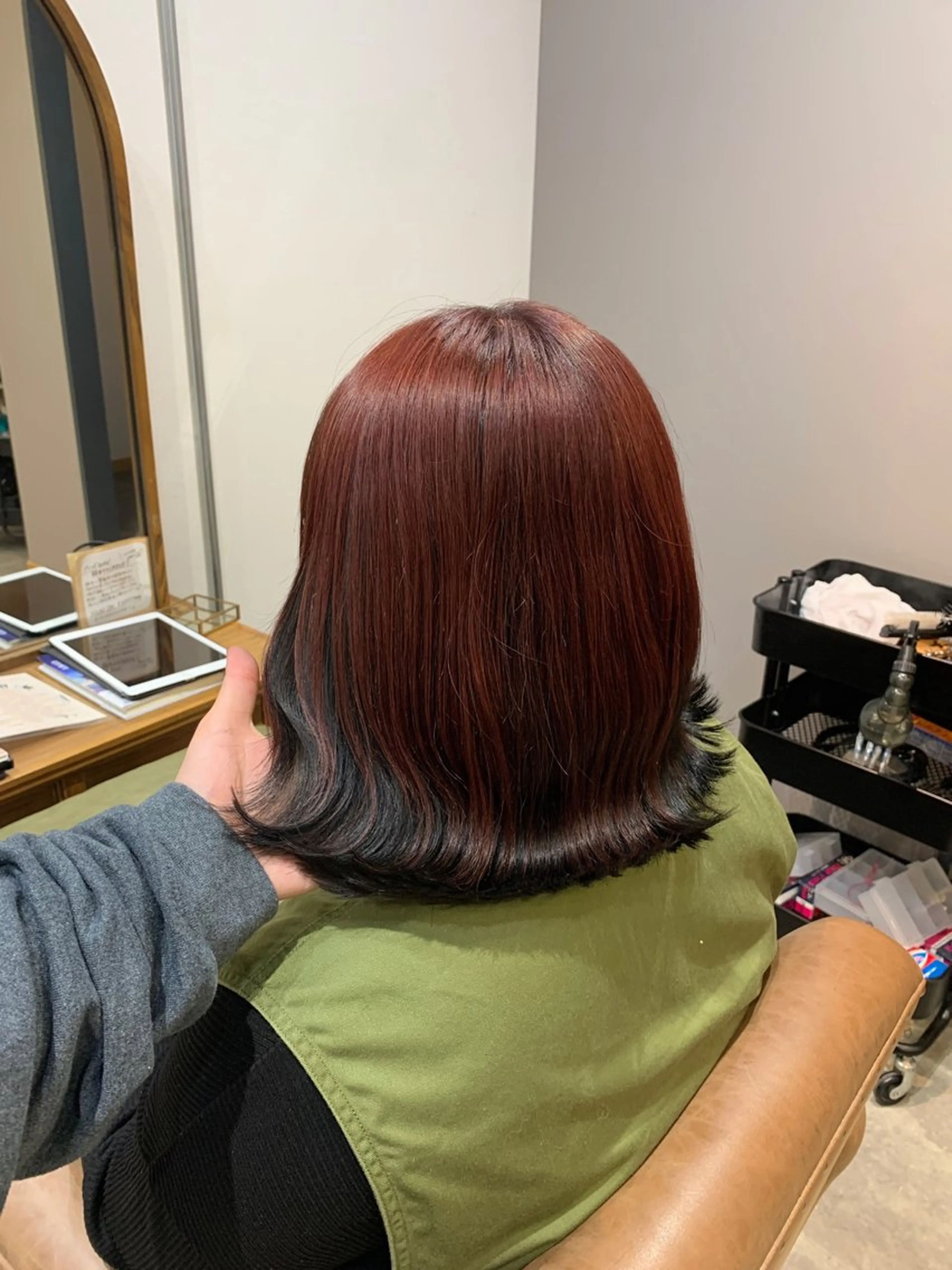 ミディアム カラー 黒髪 ブラウンカラー レッドカラー レッドブラウン 鍋嶋 涼香のヘアスタイル