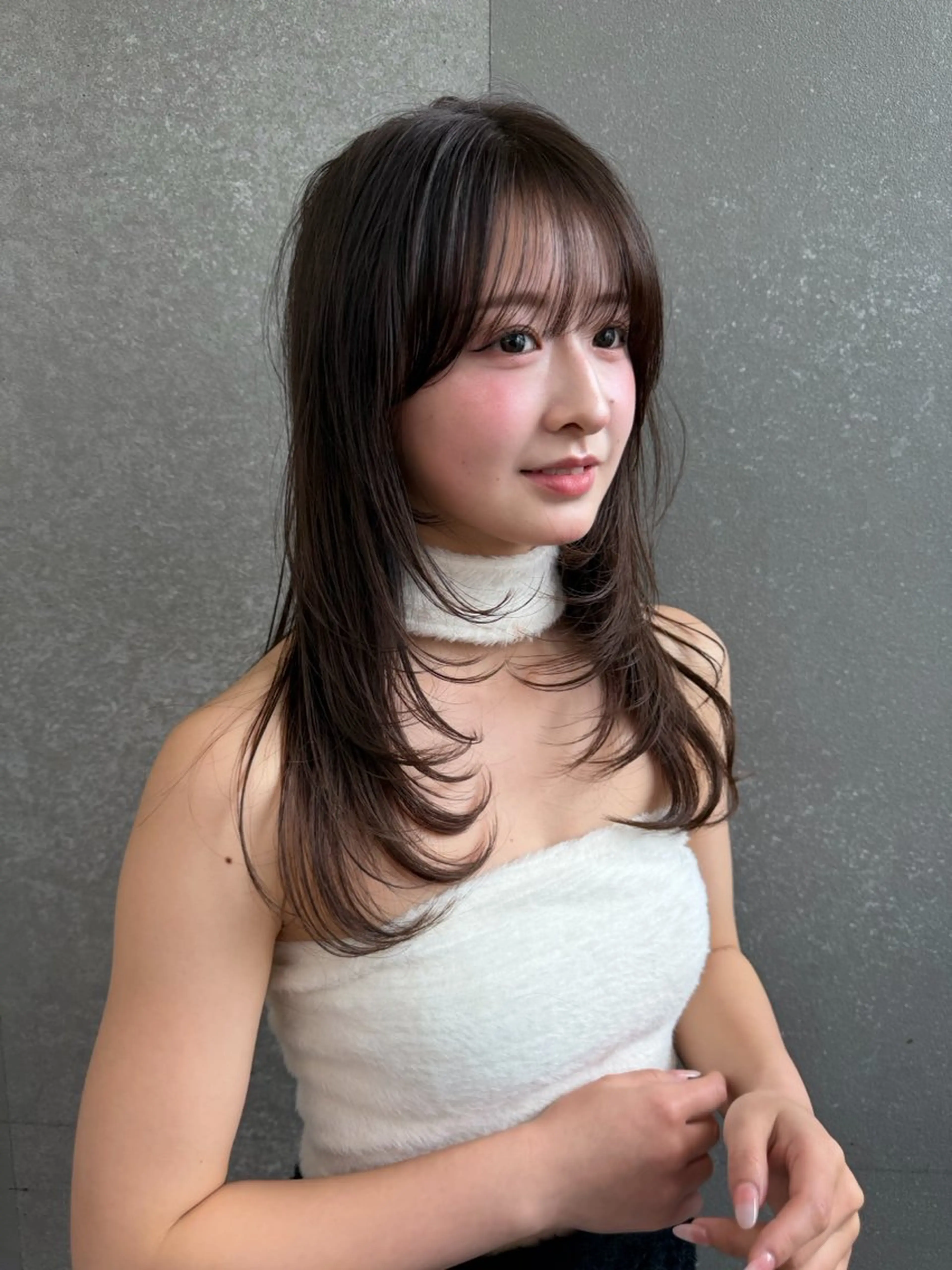 ミディアム 顔まわりレイヤー レイヤーカット カット ヘアカラー トリートメント 宍戸 崇人のヘアスタイル