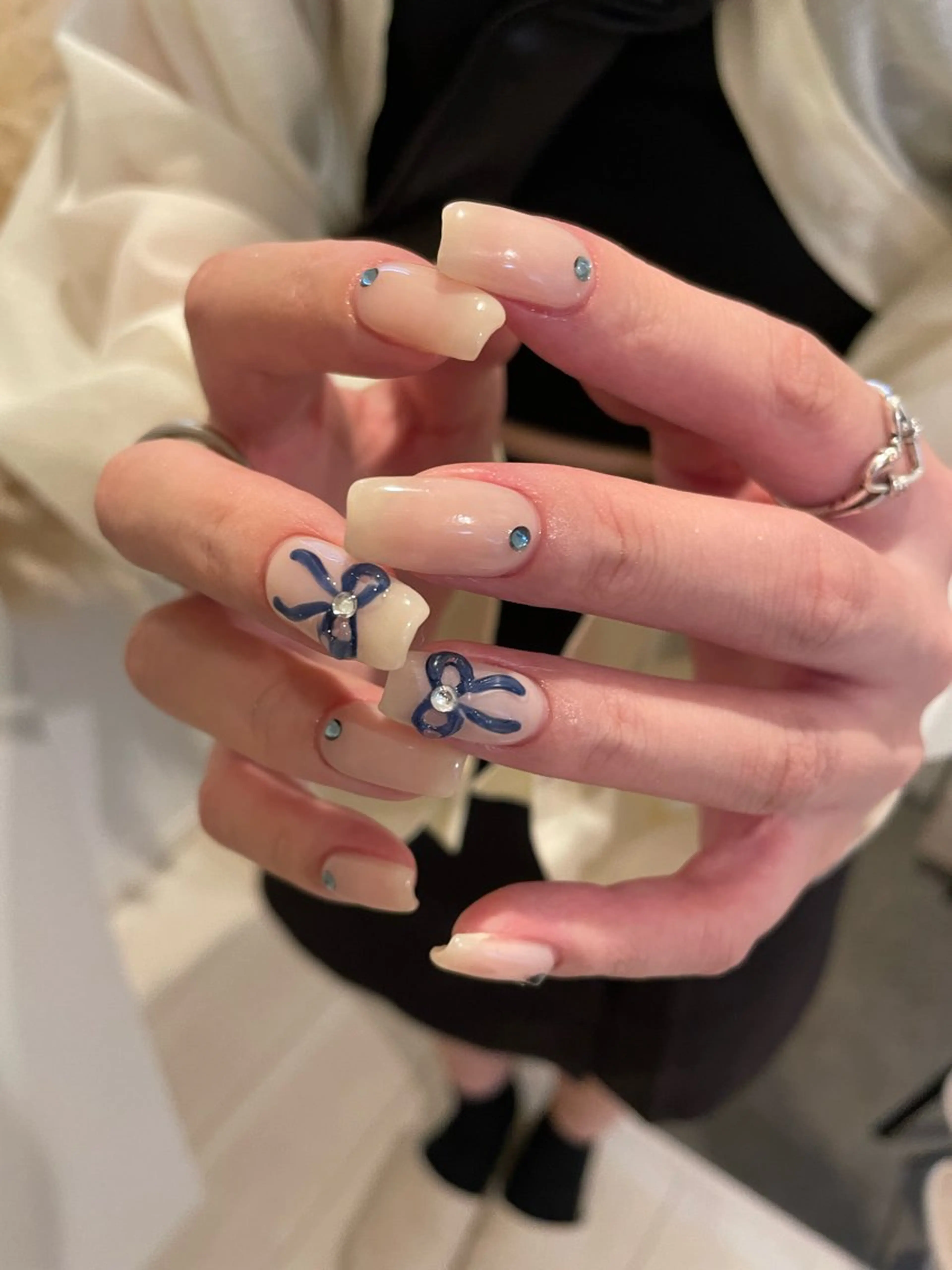 ネイル リボン Elle. RIONのネイルデザイン