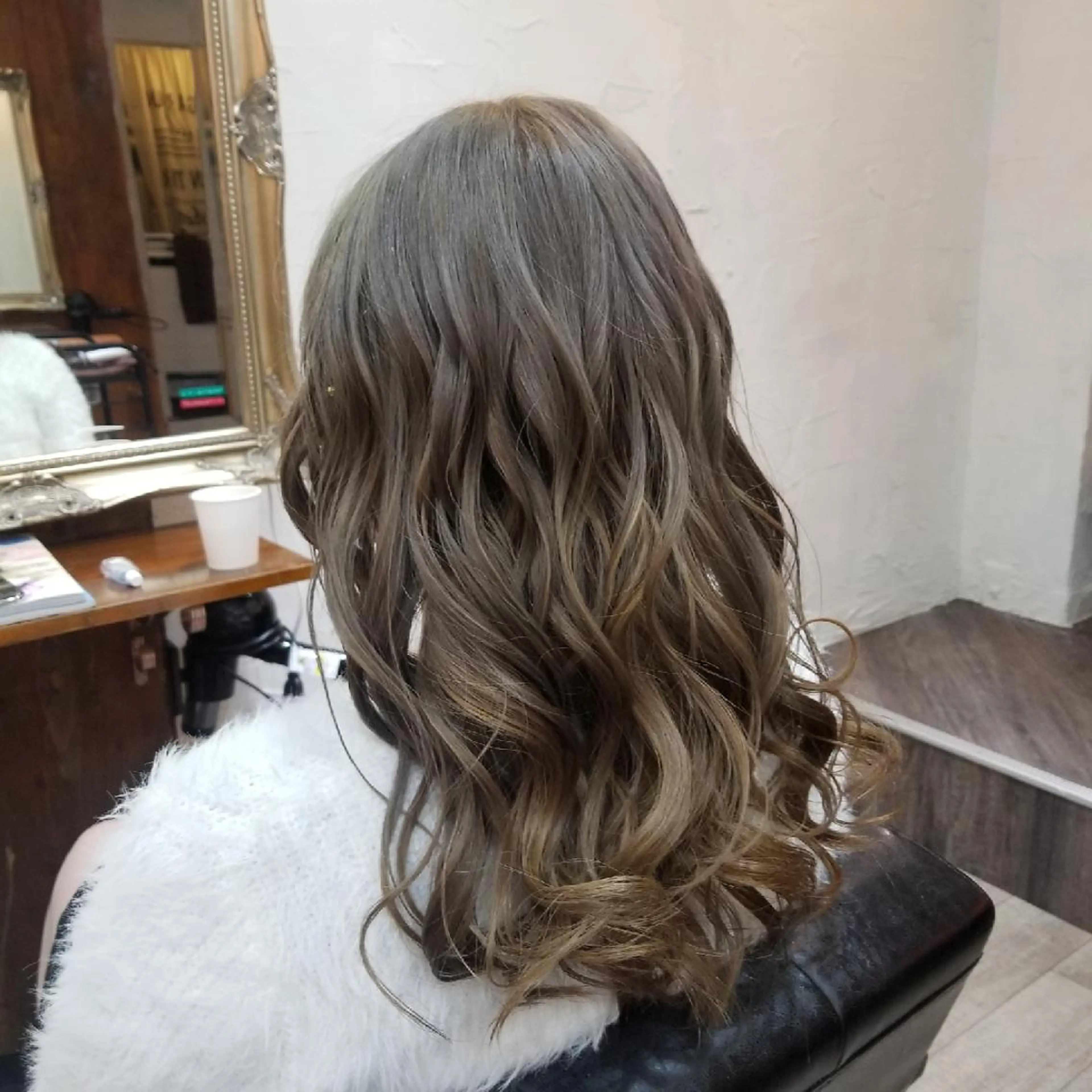 セミロング カラー ヘアカラー bathair 持田侑祐のヘアスタイル