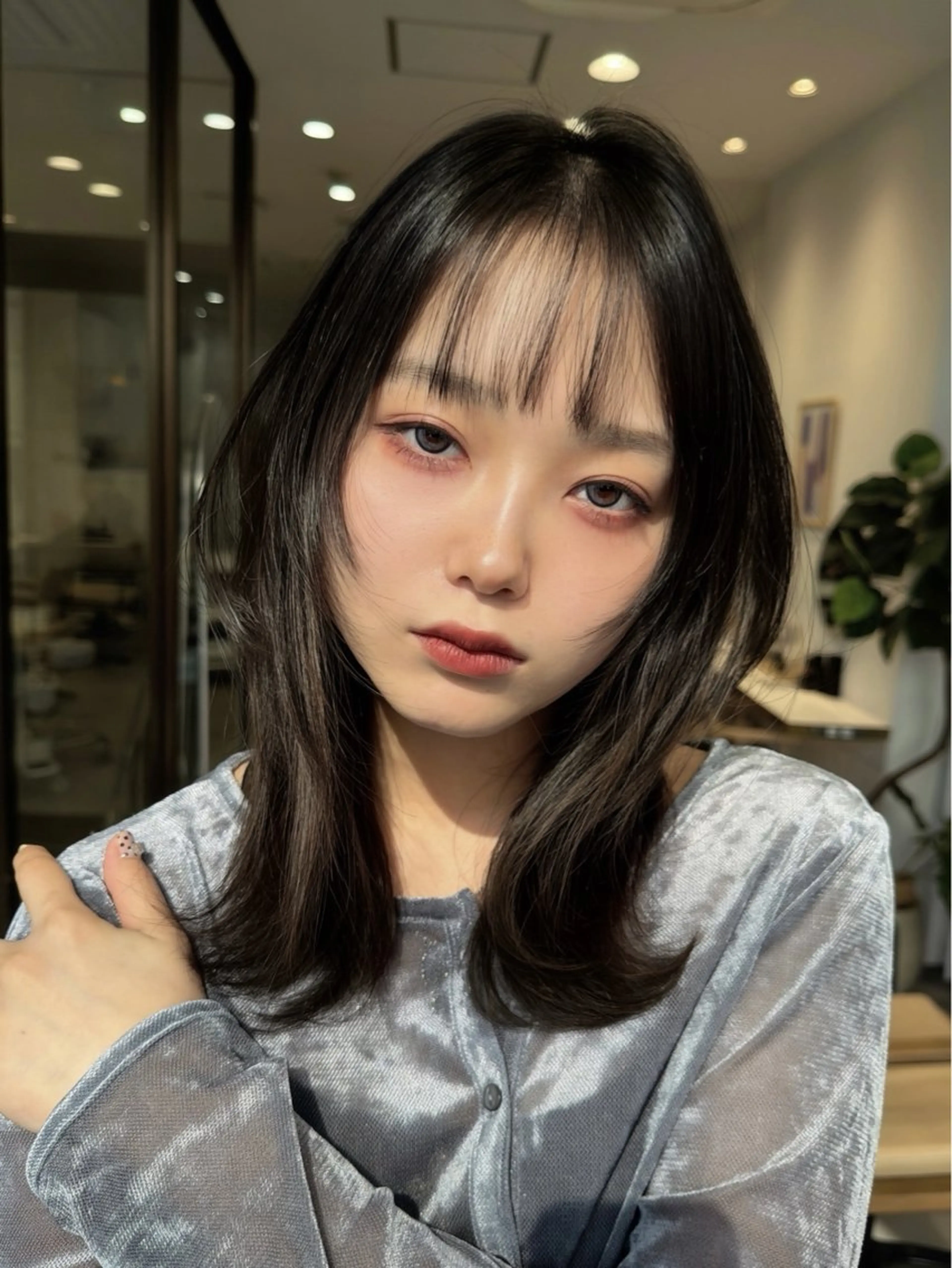 ミディアム 顔まわりレイヤー ハッシュカット 髪質改善 韓国風ヘア レイヤーカット カット ヘアカラー トリートメント 韓国レイヤー/透明感 /髪質改善/アジキのヘアスタイル