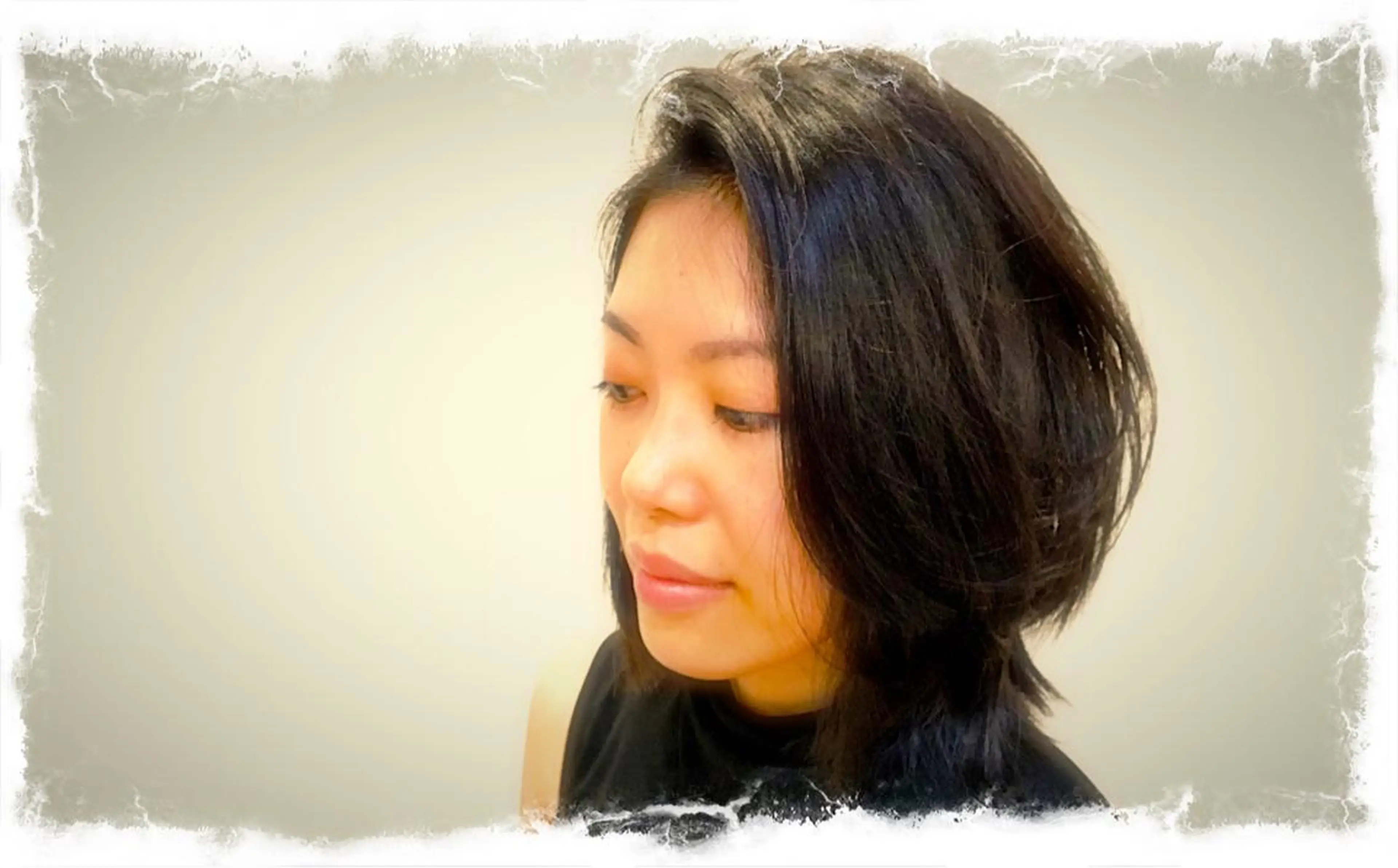 ミディアム 顔周りカット かきあげバング レイヤーカット ヨナハ セイヤのヘアスタイル