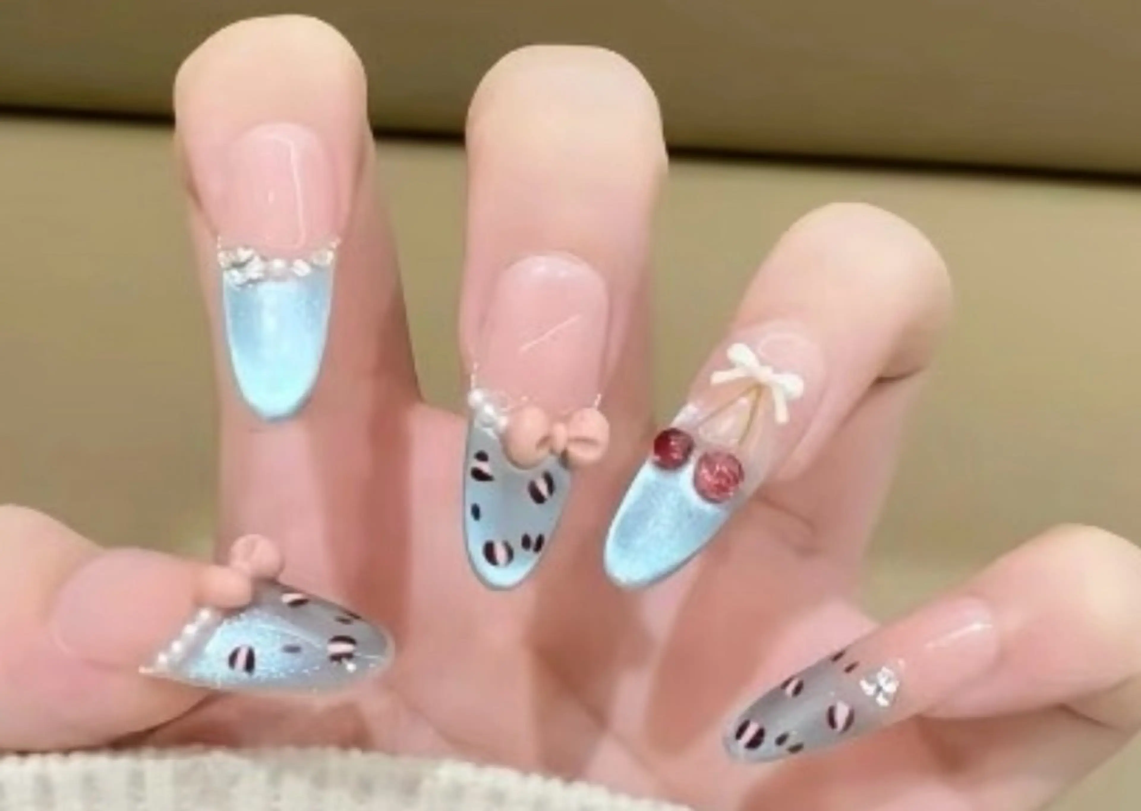 ネイル ハンドネイル queen nailのネイルデザイン