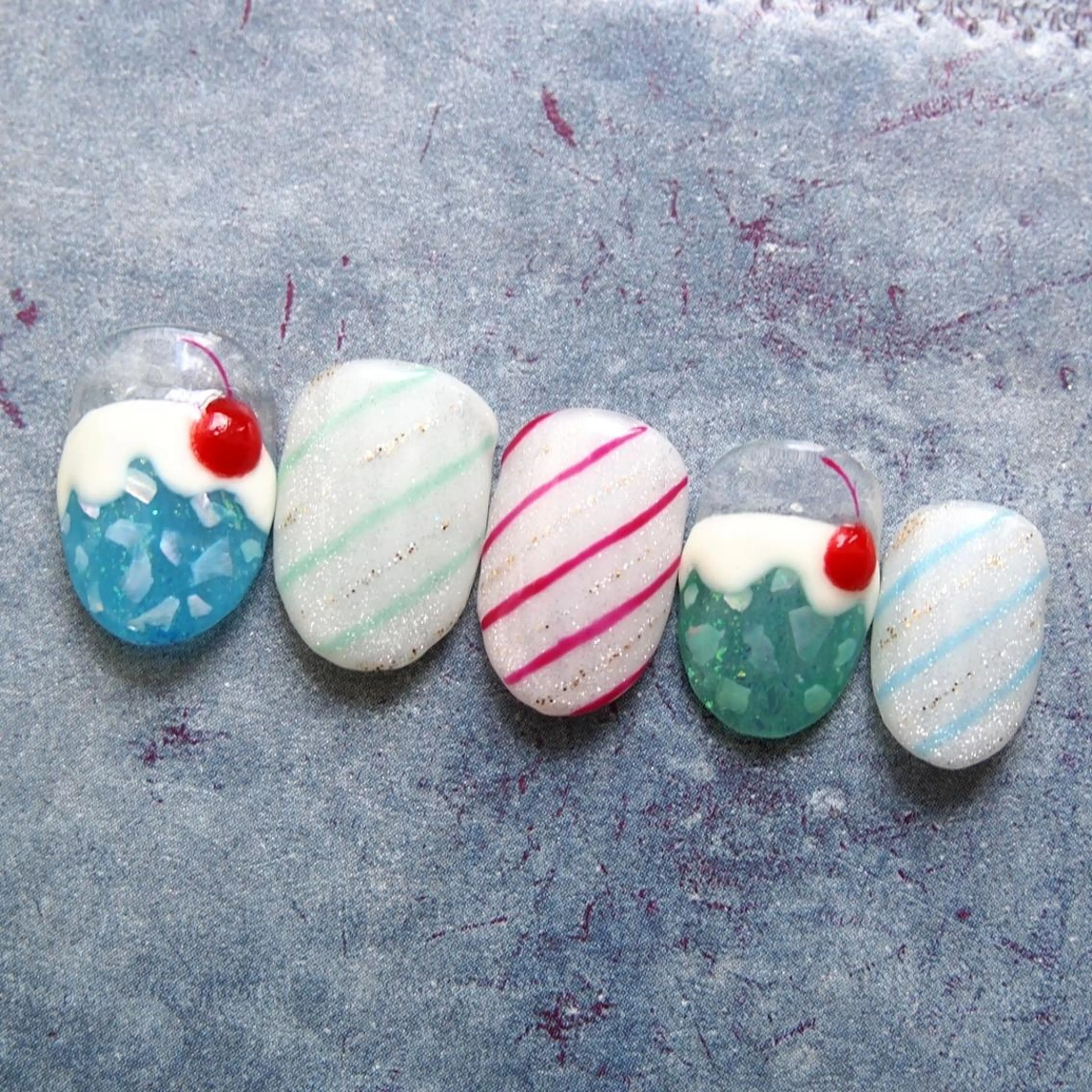 ネイル ハンドネイル 山田 麻衣のネイルデザイン