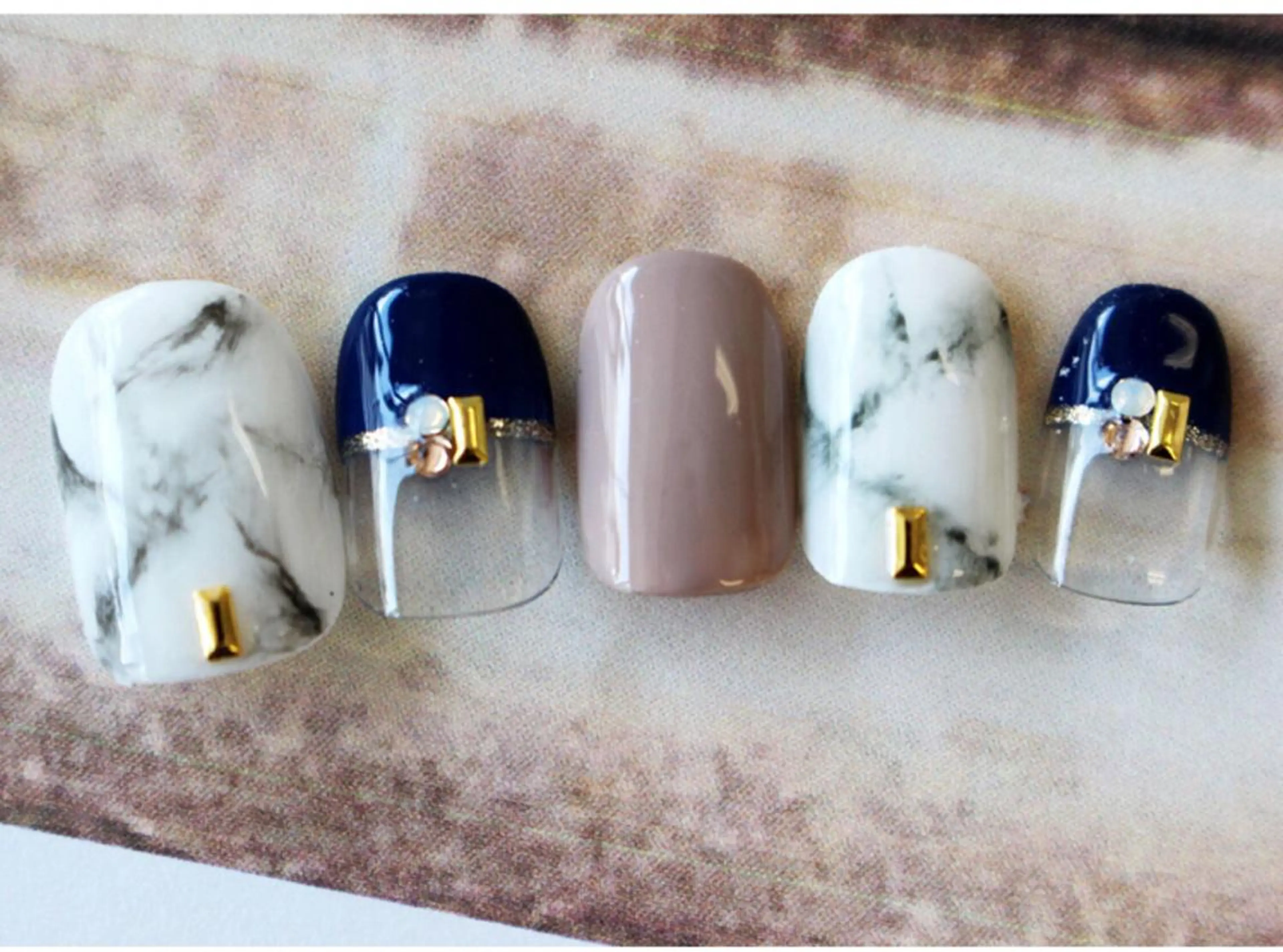 ネイル ハンドネイル ゲン レイカのネイルデザイン