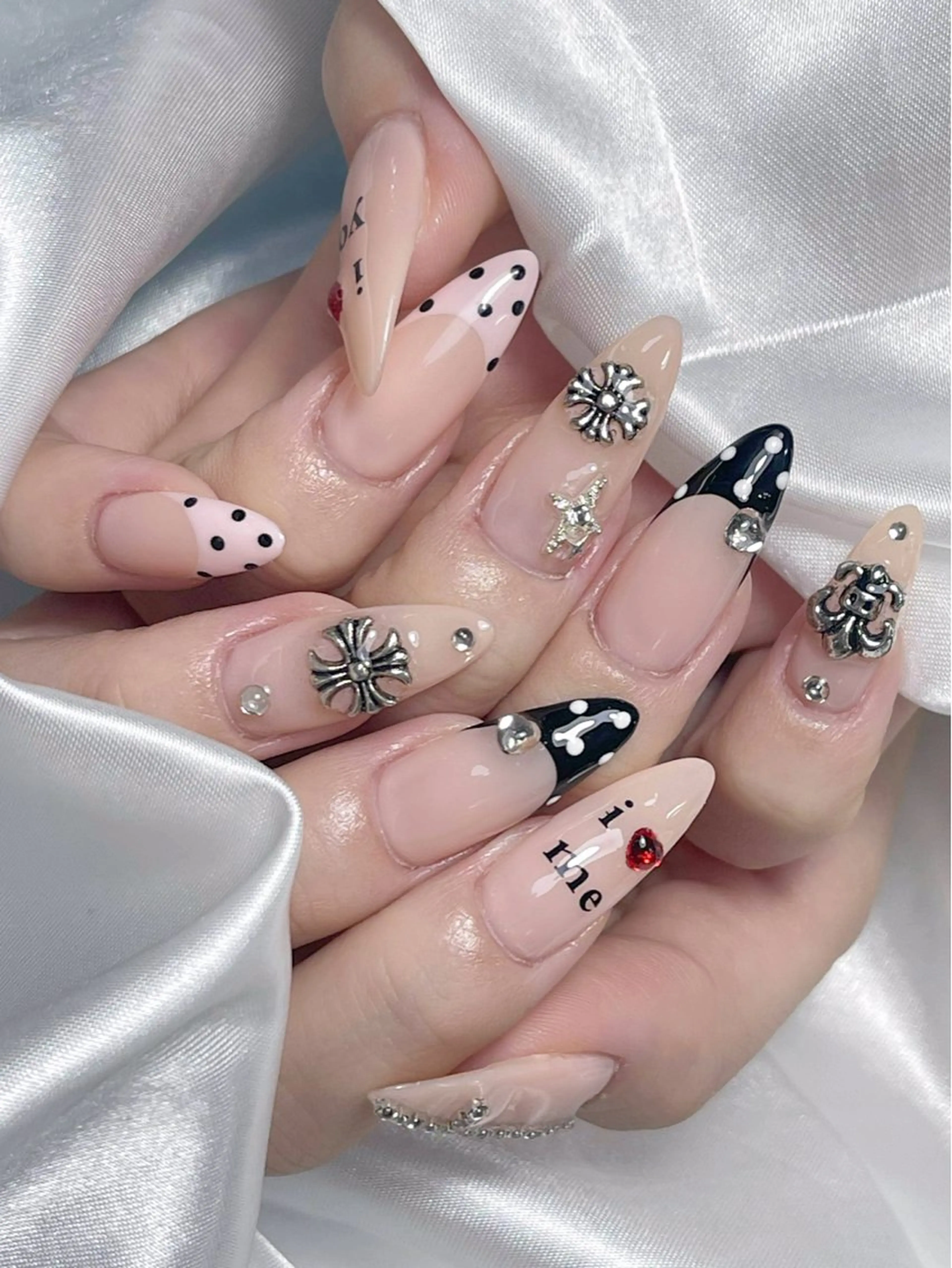 ネイル ハンドネイル LEELA NAIL STUDIOのネイルデザイン