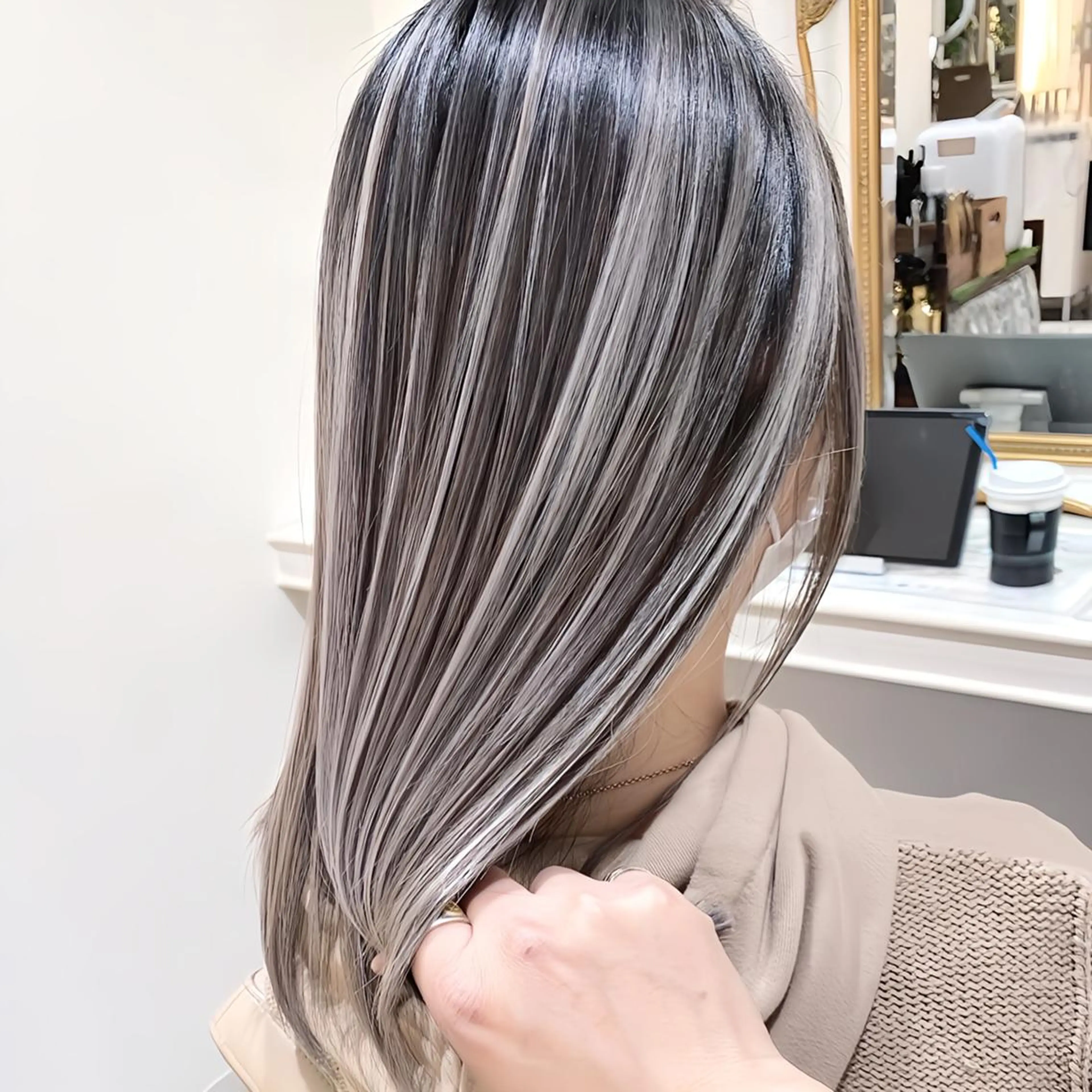 セミロング カラー バレイヤージュ 髪質改善 レイヤーカット カット ヘアカラー トリートメント 山崎俊輔/髪質改善 /バレイヤージュのヘアスタイル