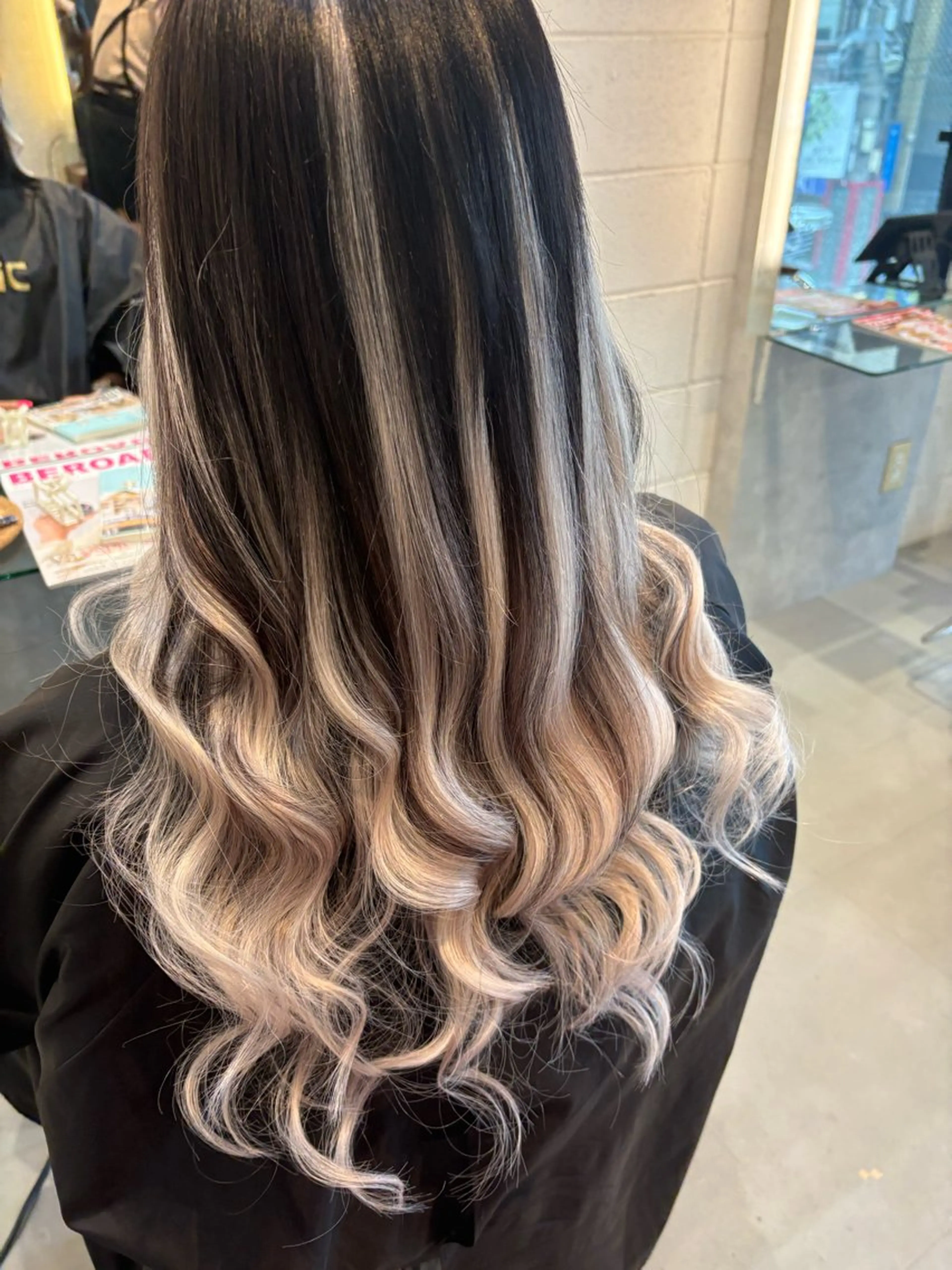 ロング エクステ レイヤーカット エクステ chic  有山 美瑠のヘアスタイル