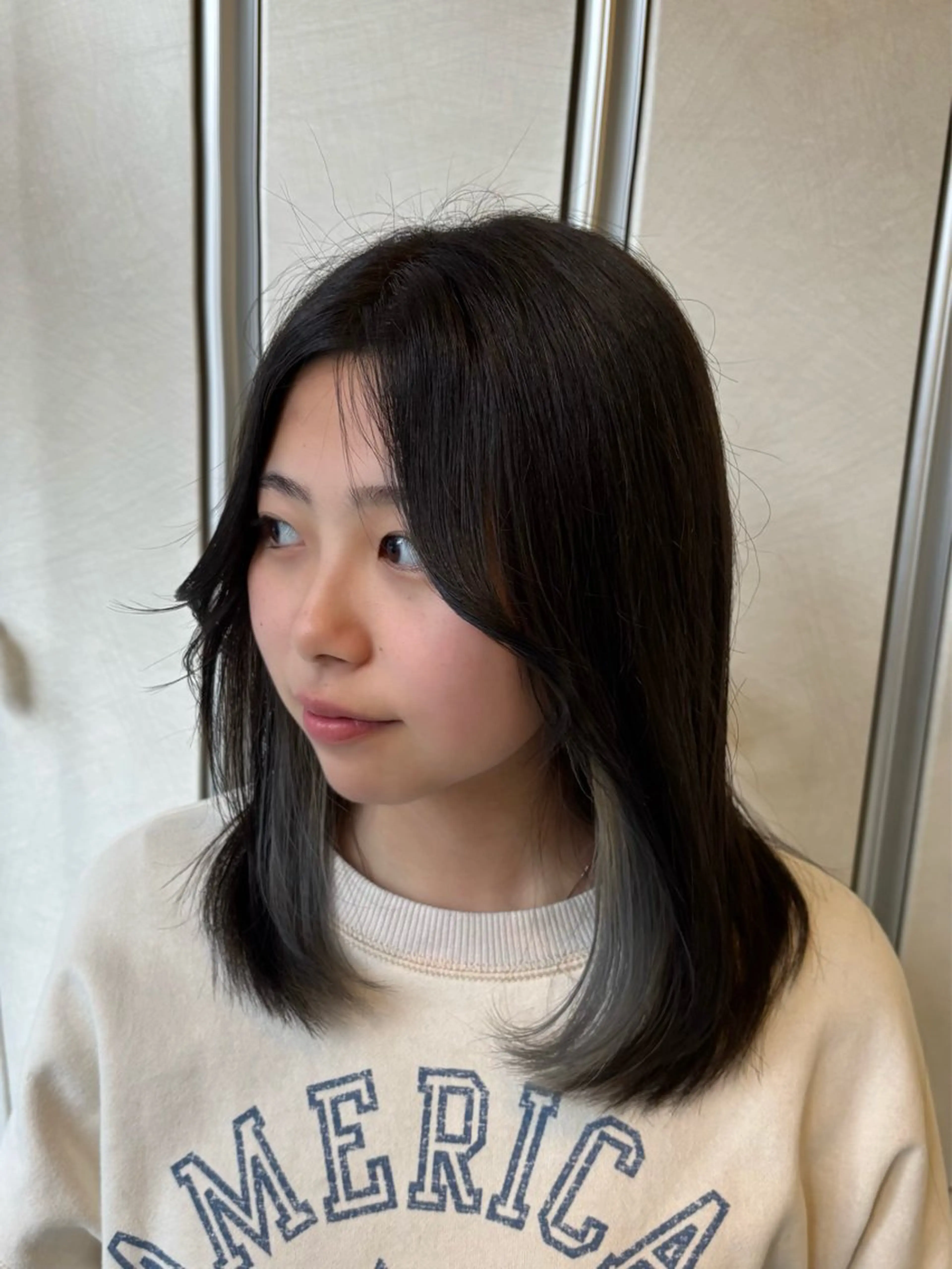 セミロング カット ヘアカラー 🎼レイヤー/透明感 カラー/nene♬のヘアスタイル