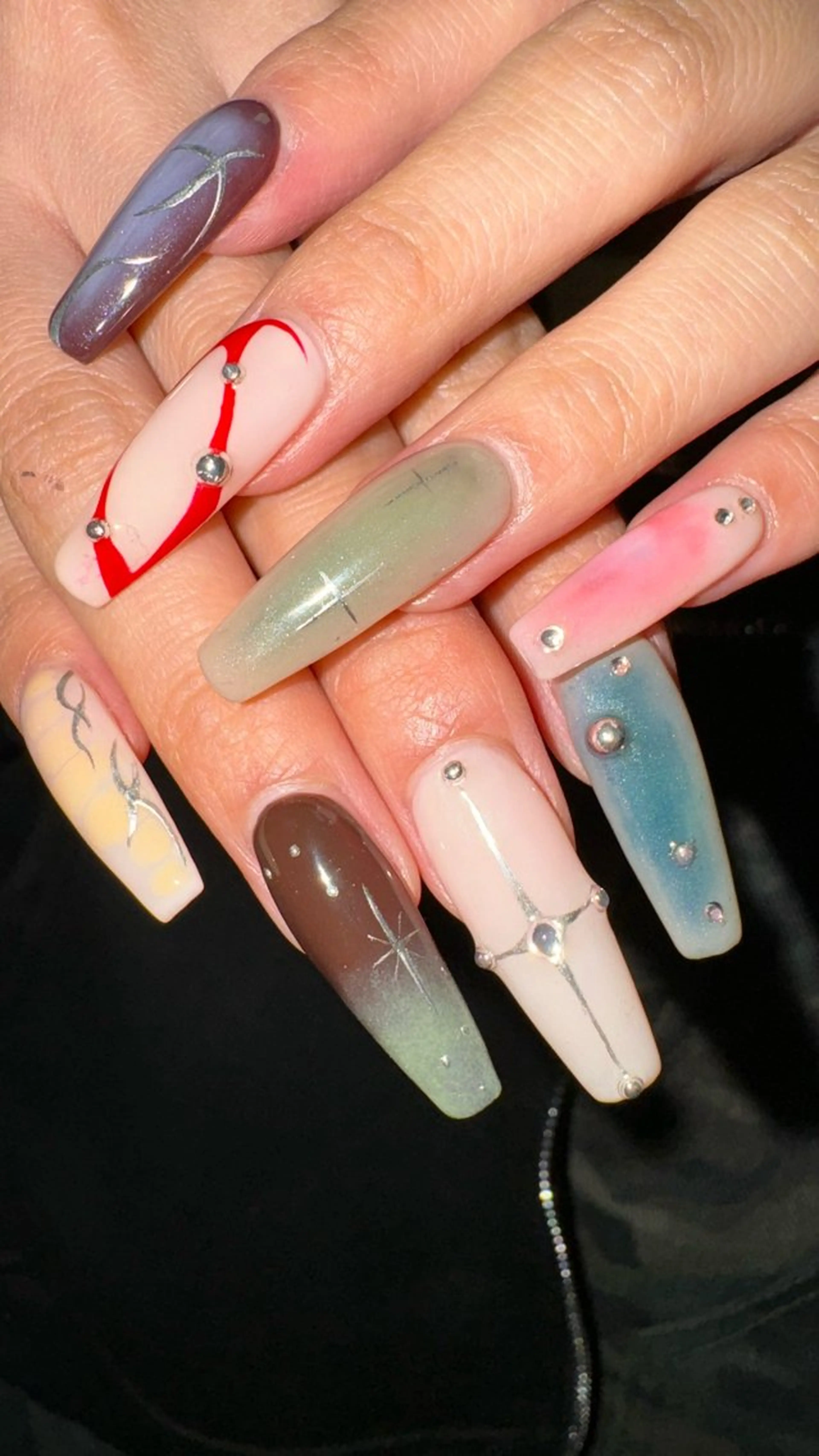 ネイル VENUS BELT kiriのネイルデザイン