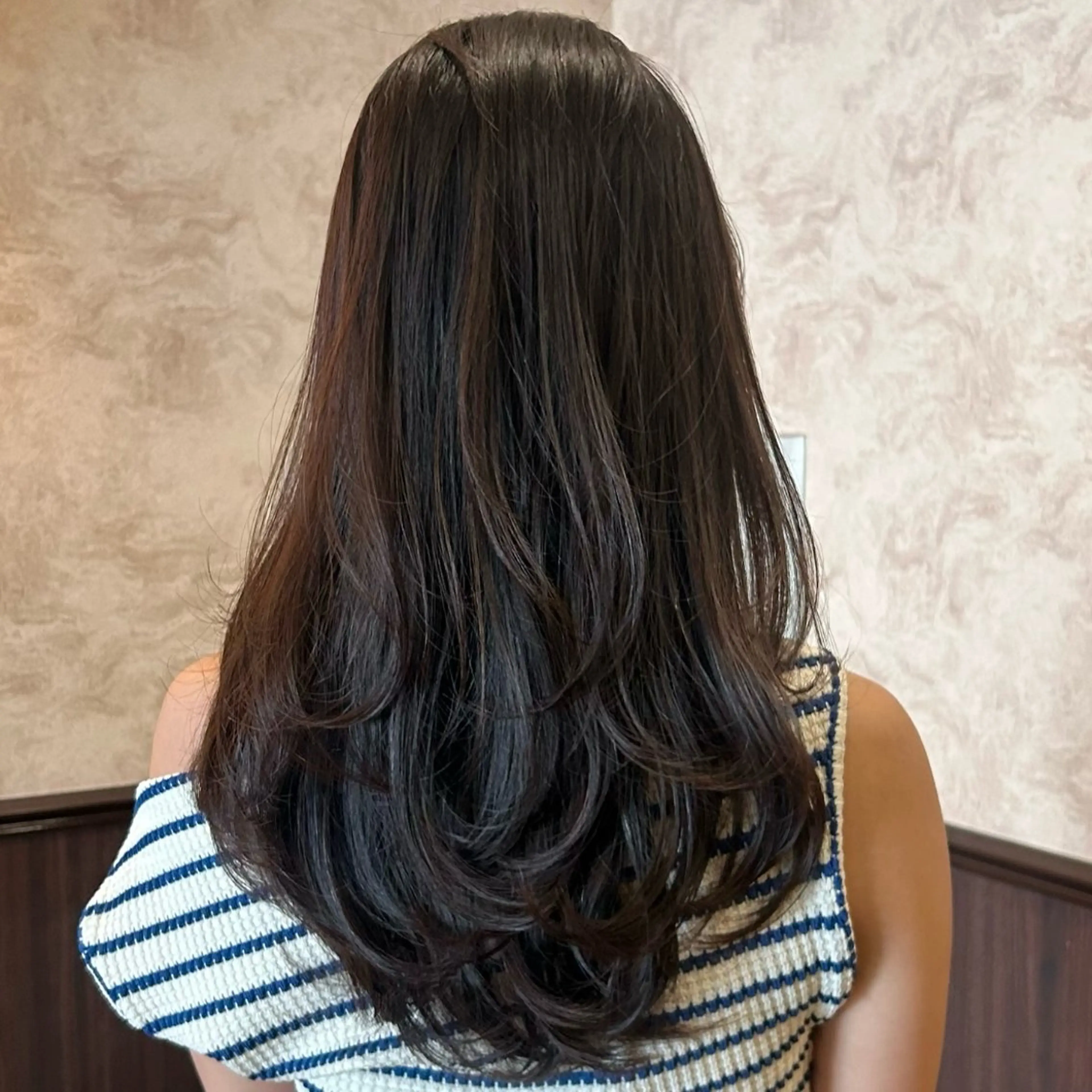 ロング カラー カット ヘアカラー Momo/海外ヘア レイヤー/ハイライトのヘアスタイル