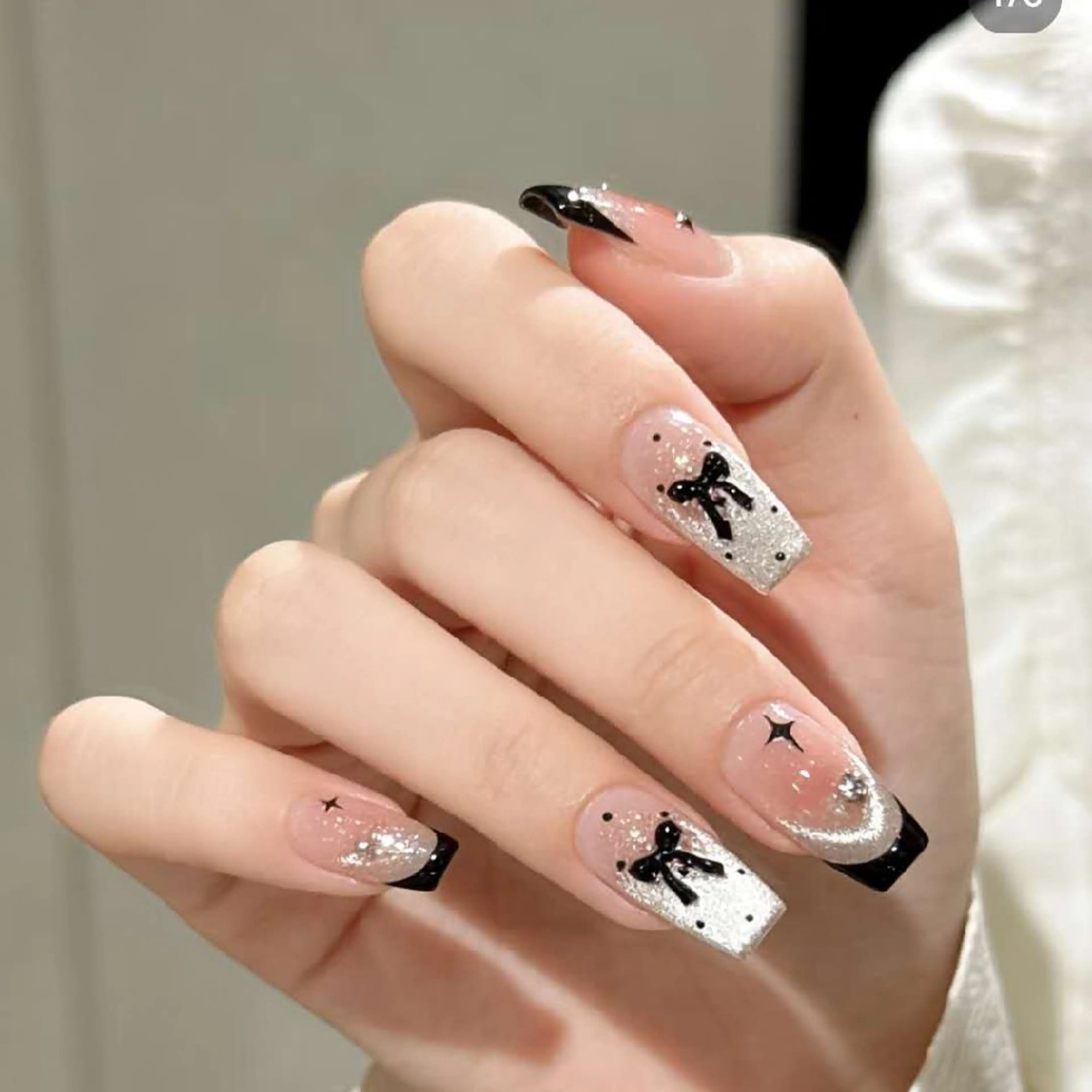 ネイル 小島 阿佑美のネイルデザイン