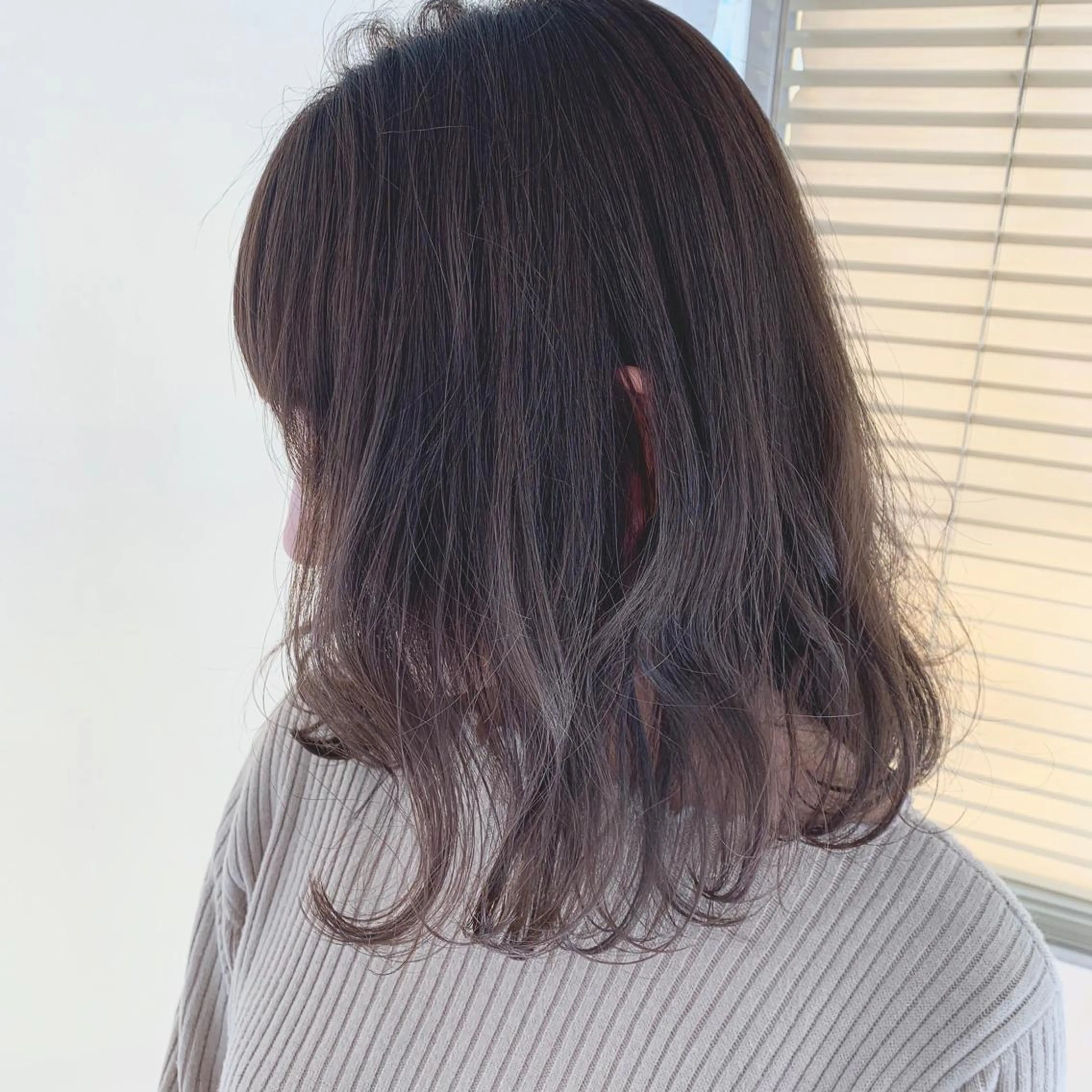 ミディアム カラー パーマ ヘアアレンジ 加藤 綾華のヘアスタイル