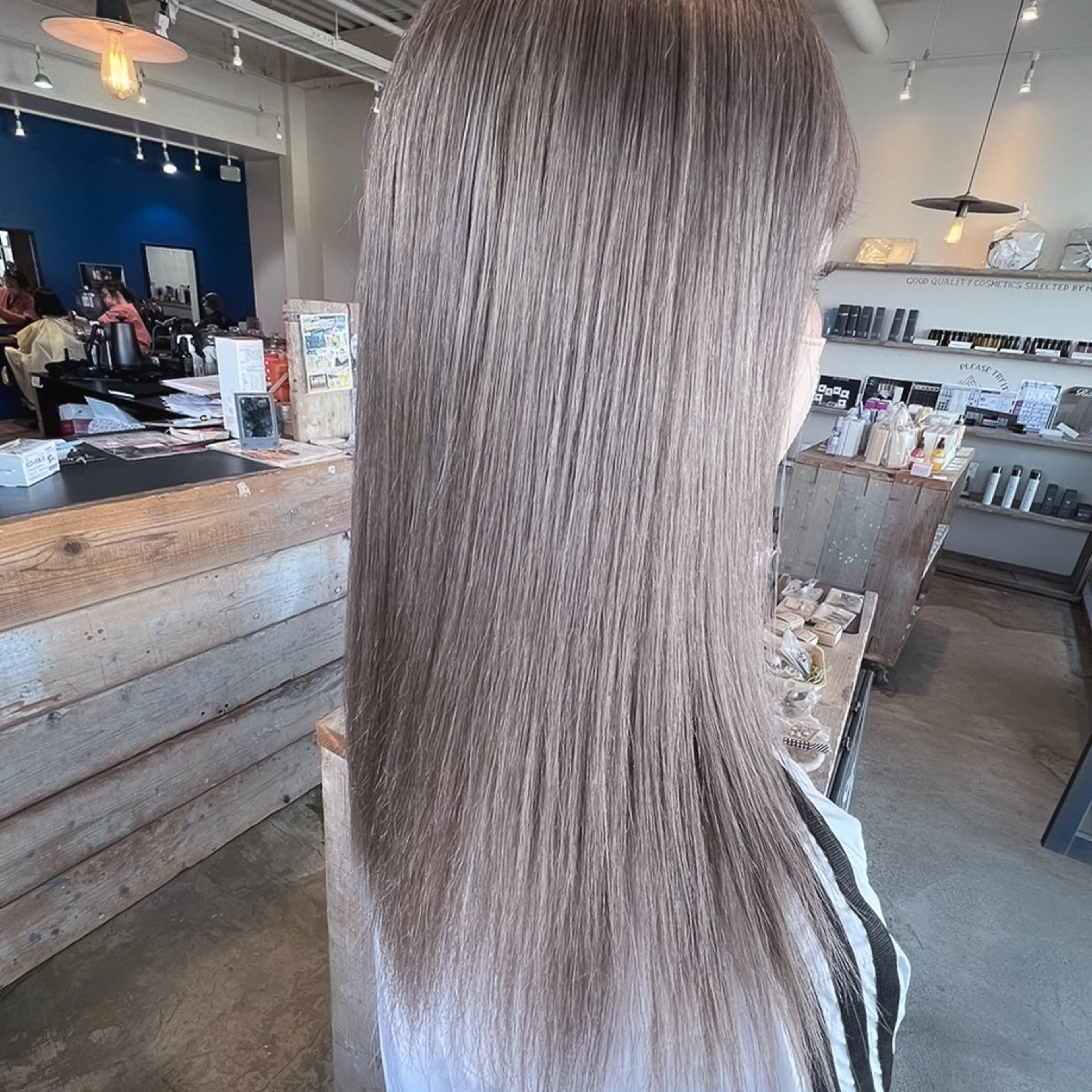 セミロング カラー カット ヘアカラー トリートメント 岸下 理緒のヘアスタイル