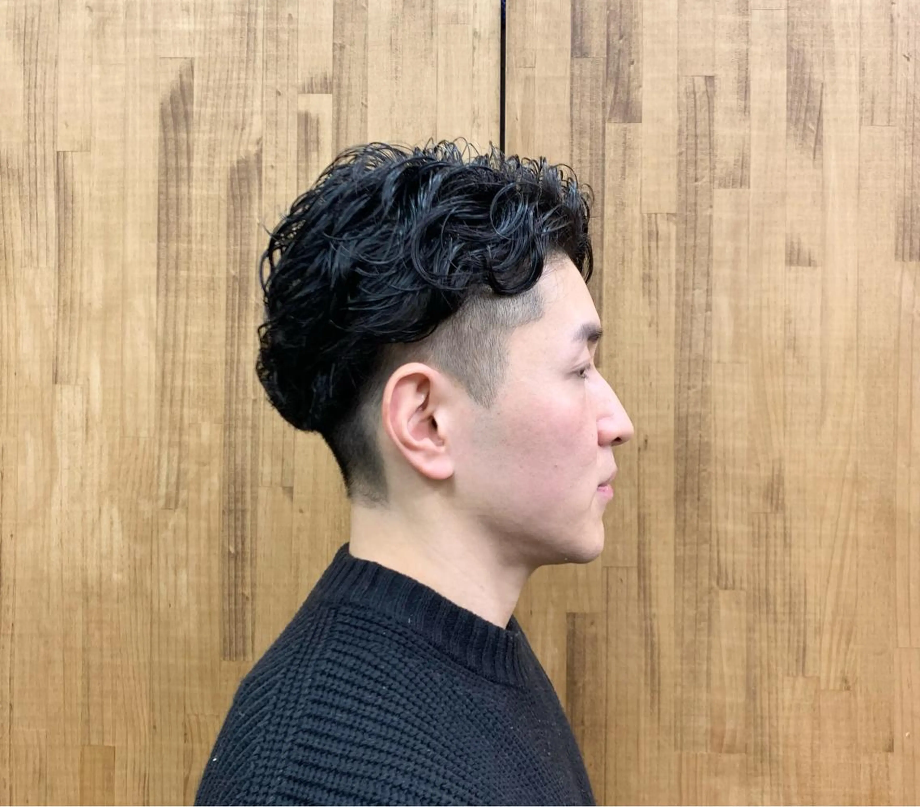 ショート パーマ メンズ 牧野 滉平のヘアスタイル
