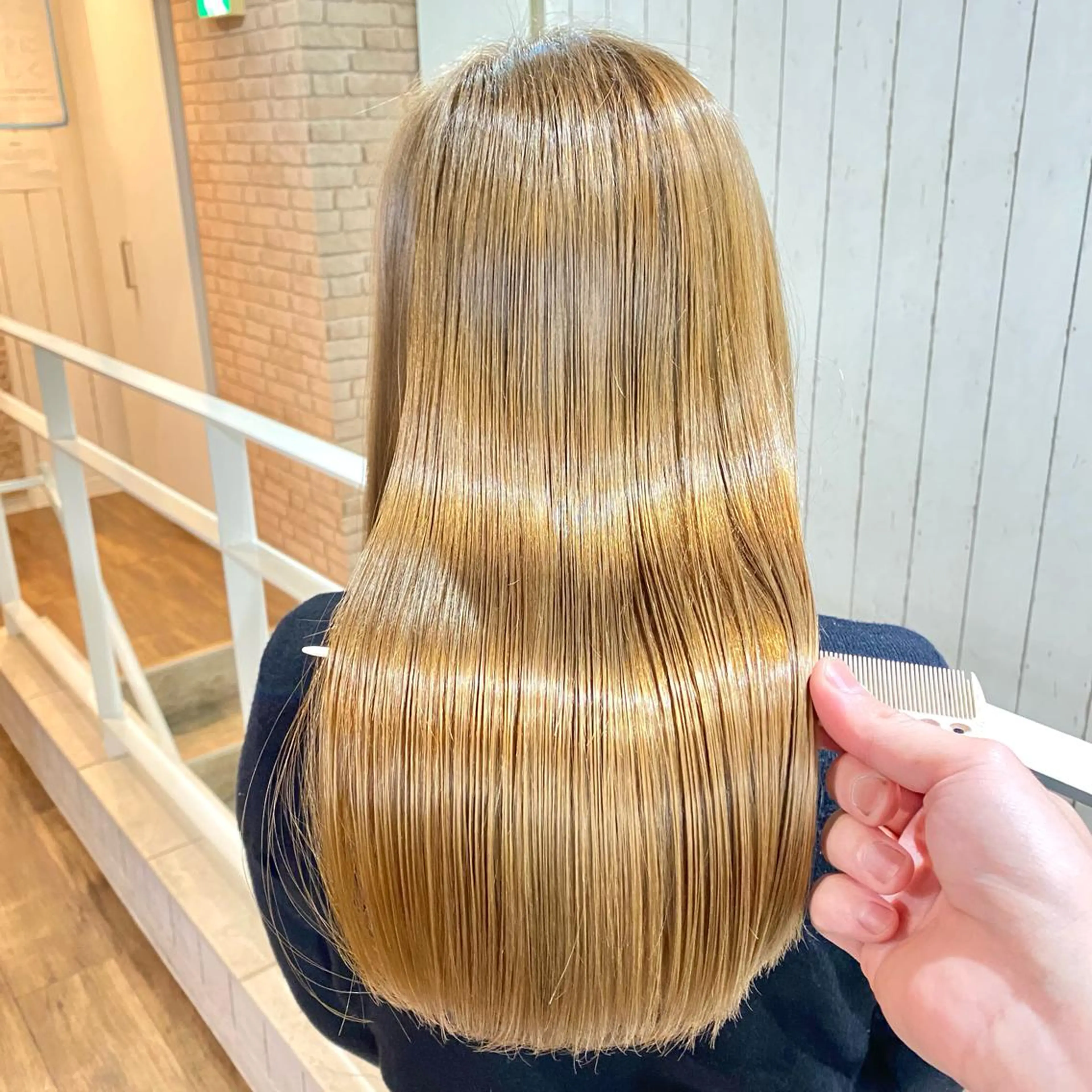 セミロング カラー カット ヘアカラー トリートメント MiU所属・癖毛救済✂️ボブ /髪質改善ストレートのヘアスタイル