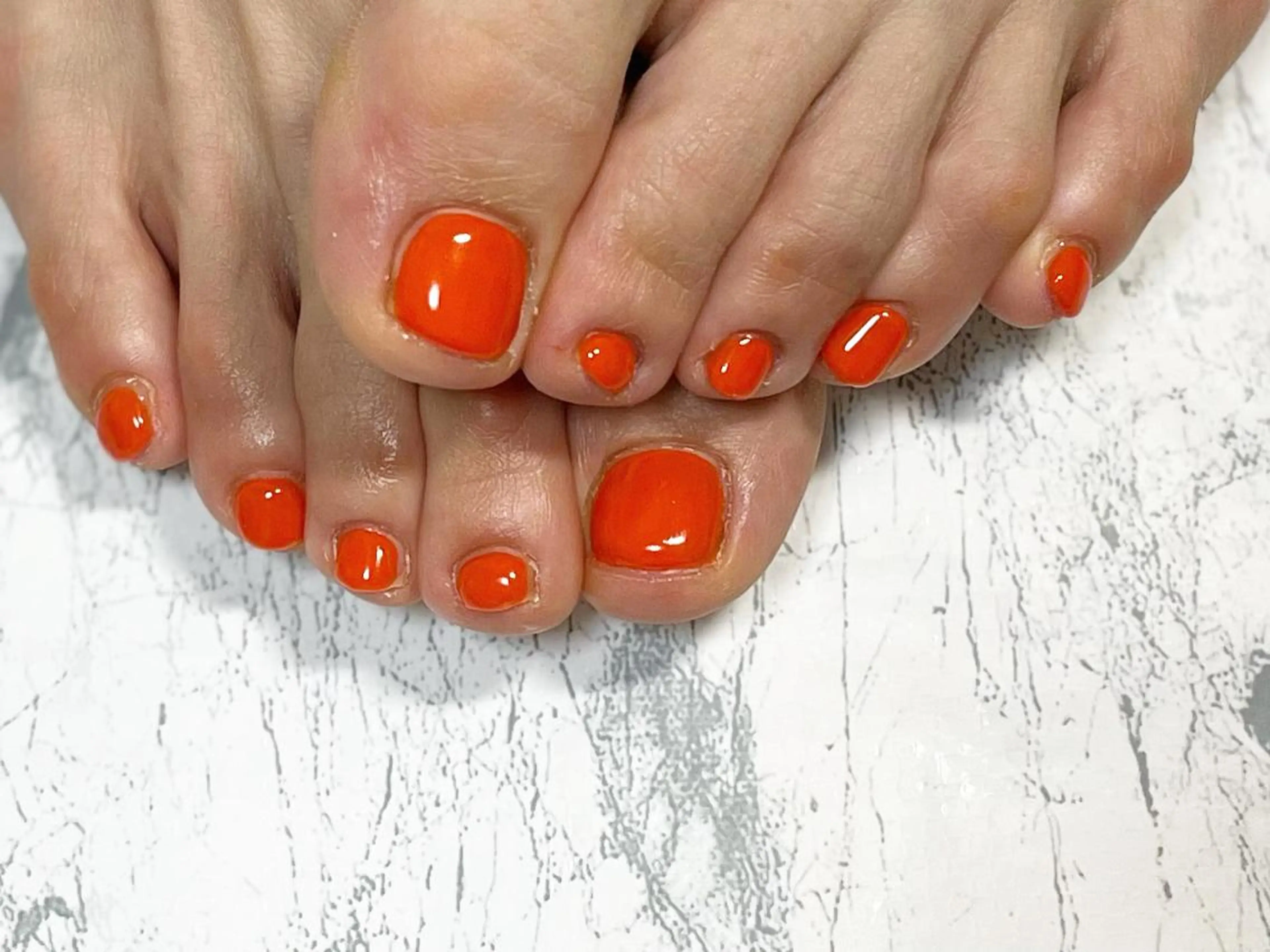 ネイル フットネイル ニュアンスネイル オレンジ シンプルネイル 春ネイル フットネイル nail fufla ♡yamane♡のネイルデザイン