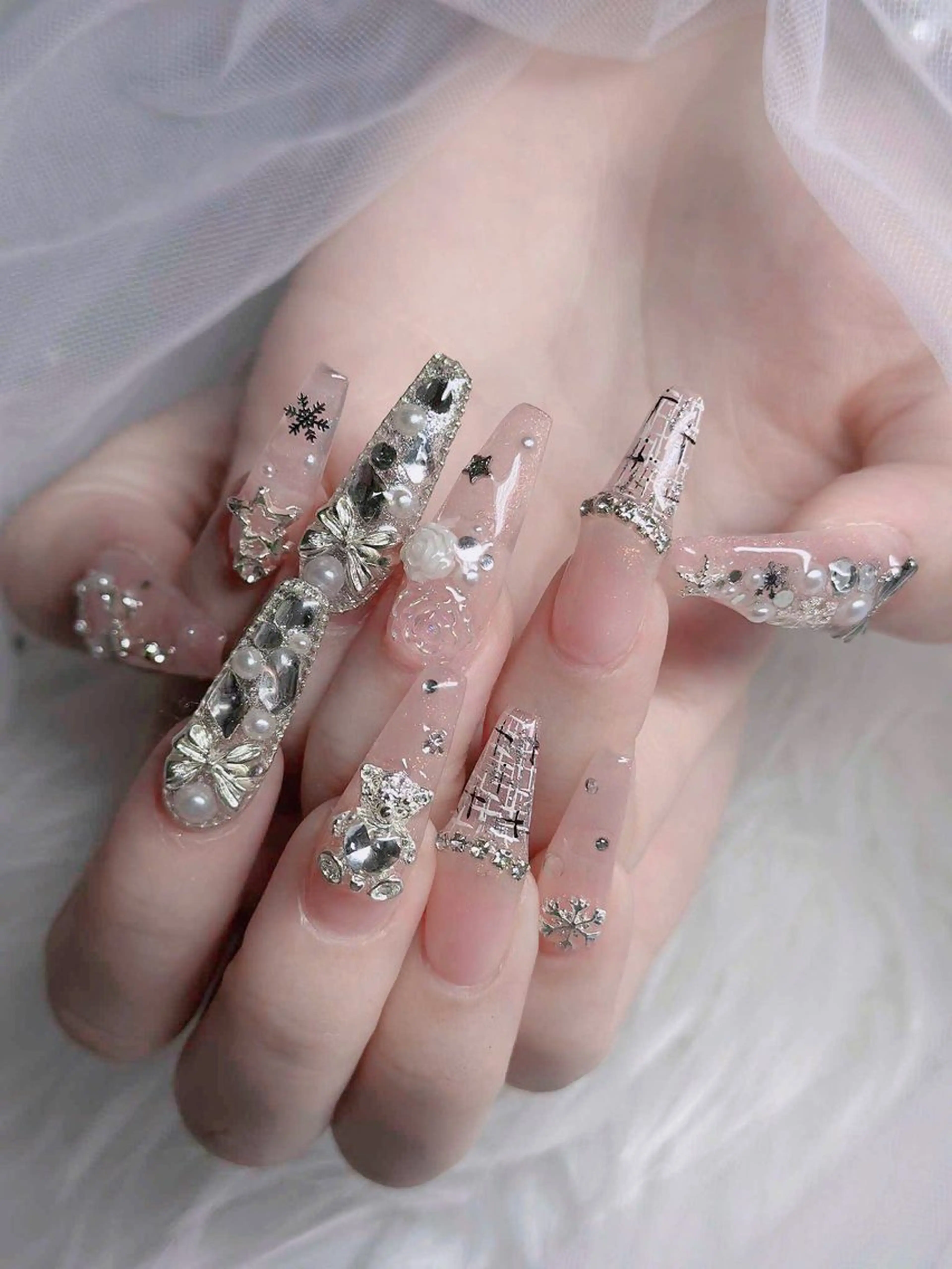 ネイル オーロラネイル フレンチネイル ジェルネイル ハロウィン キラキラネイル ハンドネイル H.baby Nail Salonのネイルデザイン