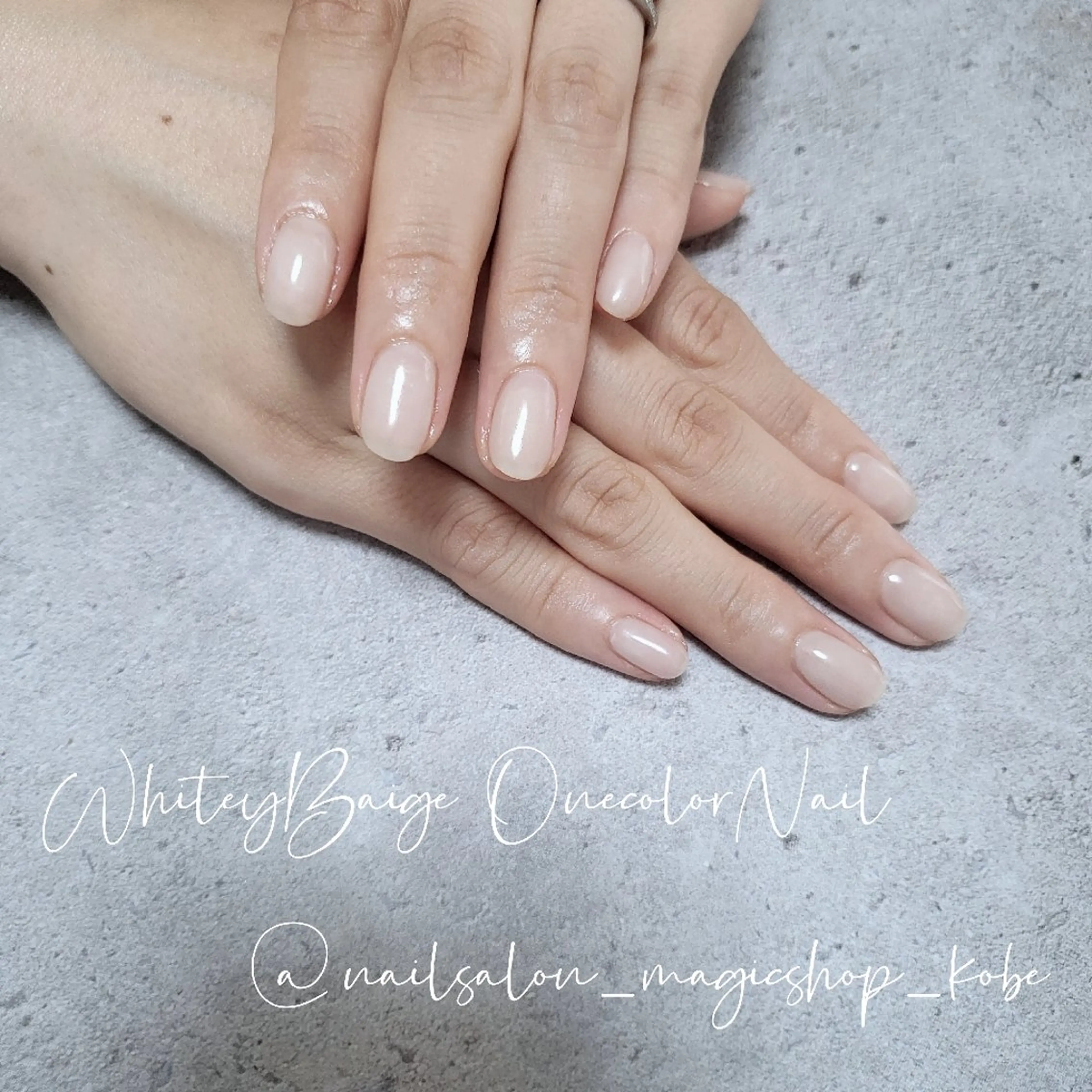 ネイル ジェルネイル ワンカラーネイル ソフトジェル ホワイト ハンドネイル Nailsalon MagicShopのネイルデザイン