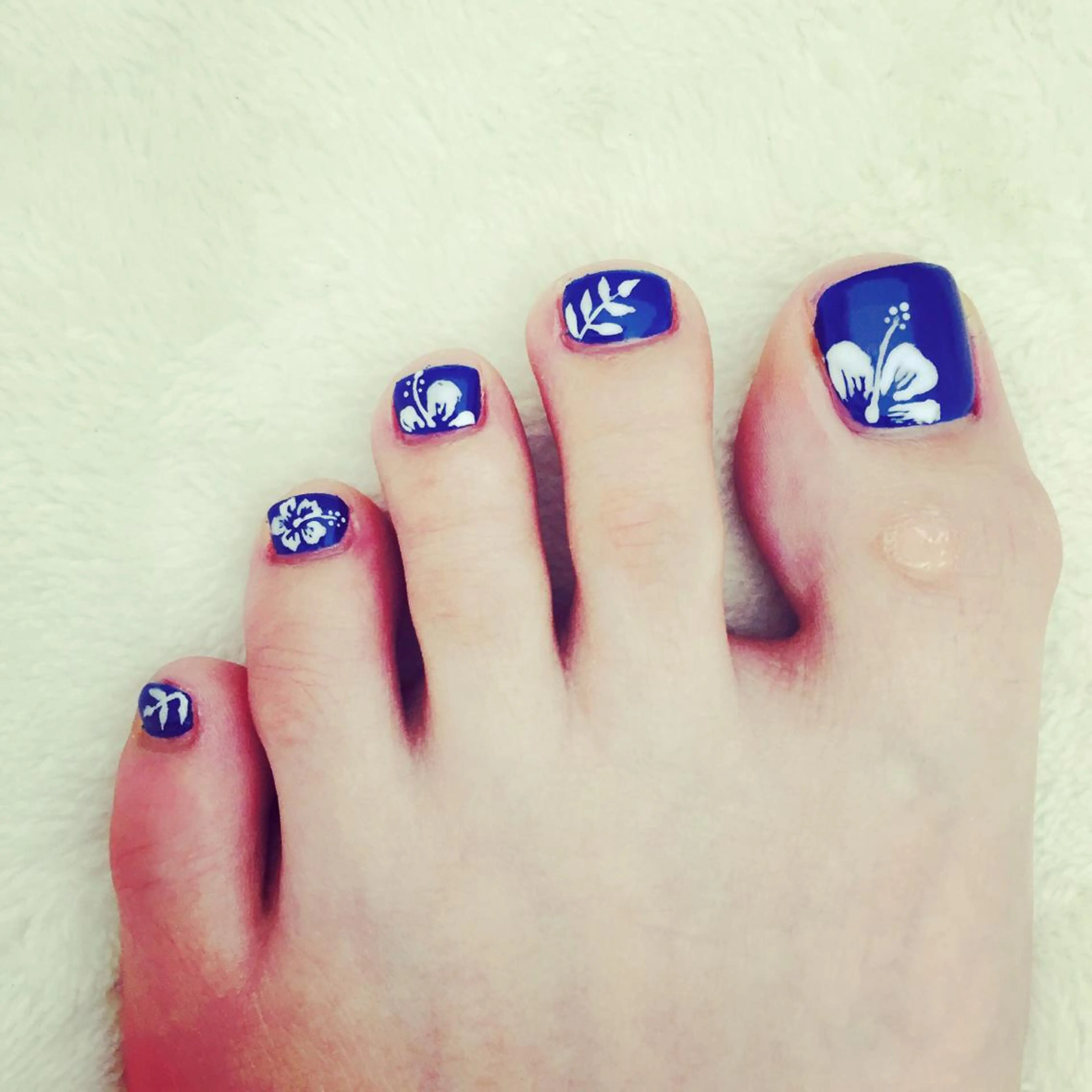 ネイル フットネイル Sympa 𝓜iwako🐰ᩚのネイルデザイン
