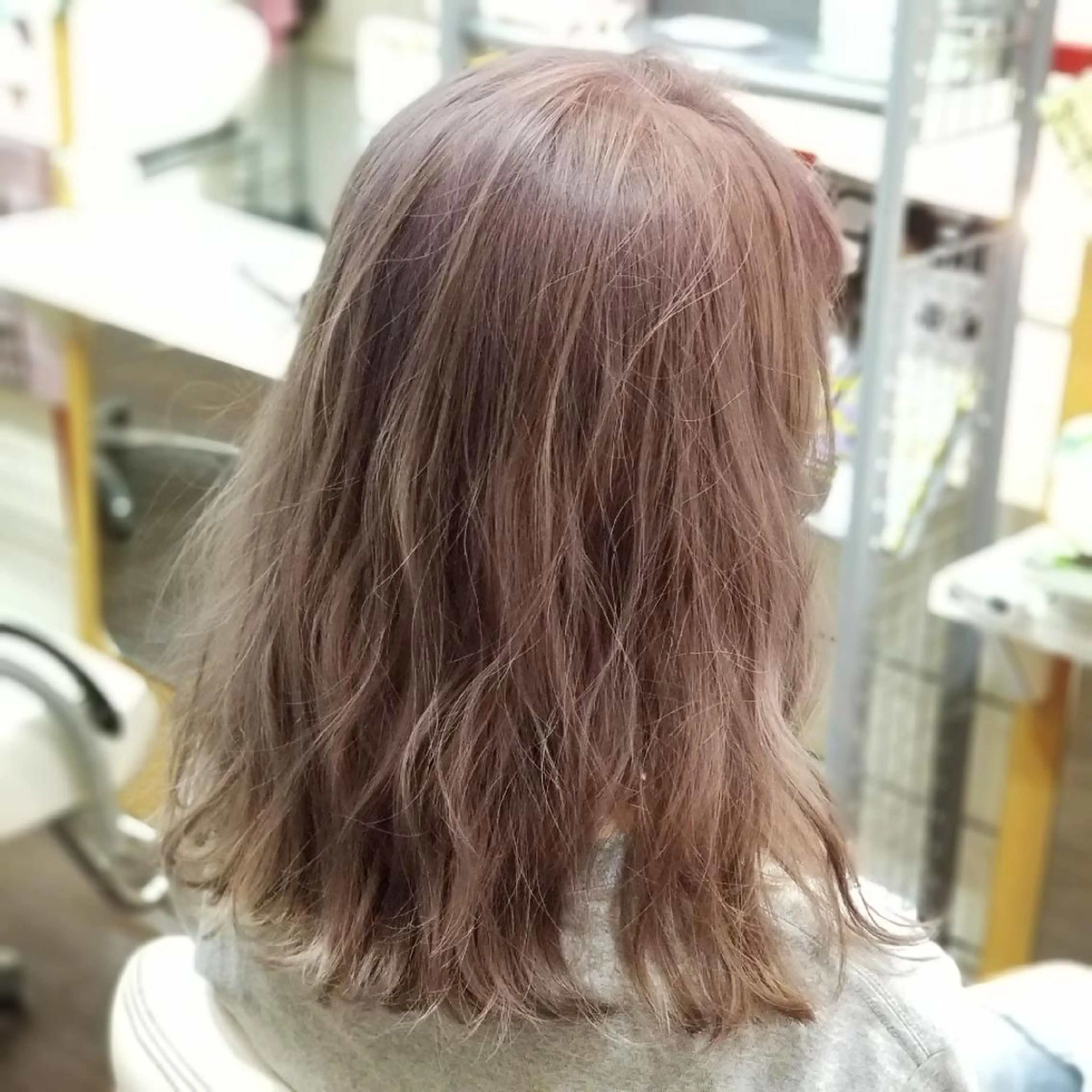 ミディアム ヘアカラー 植田 /エクステ /ブリーチ/髪質改善のヘアスタイル