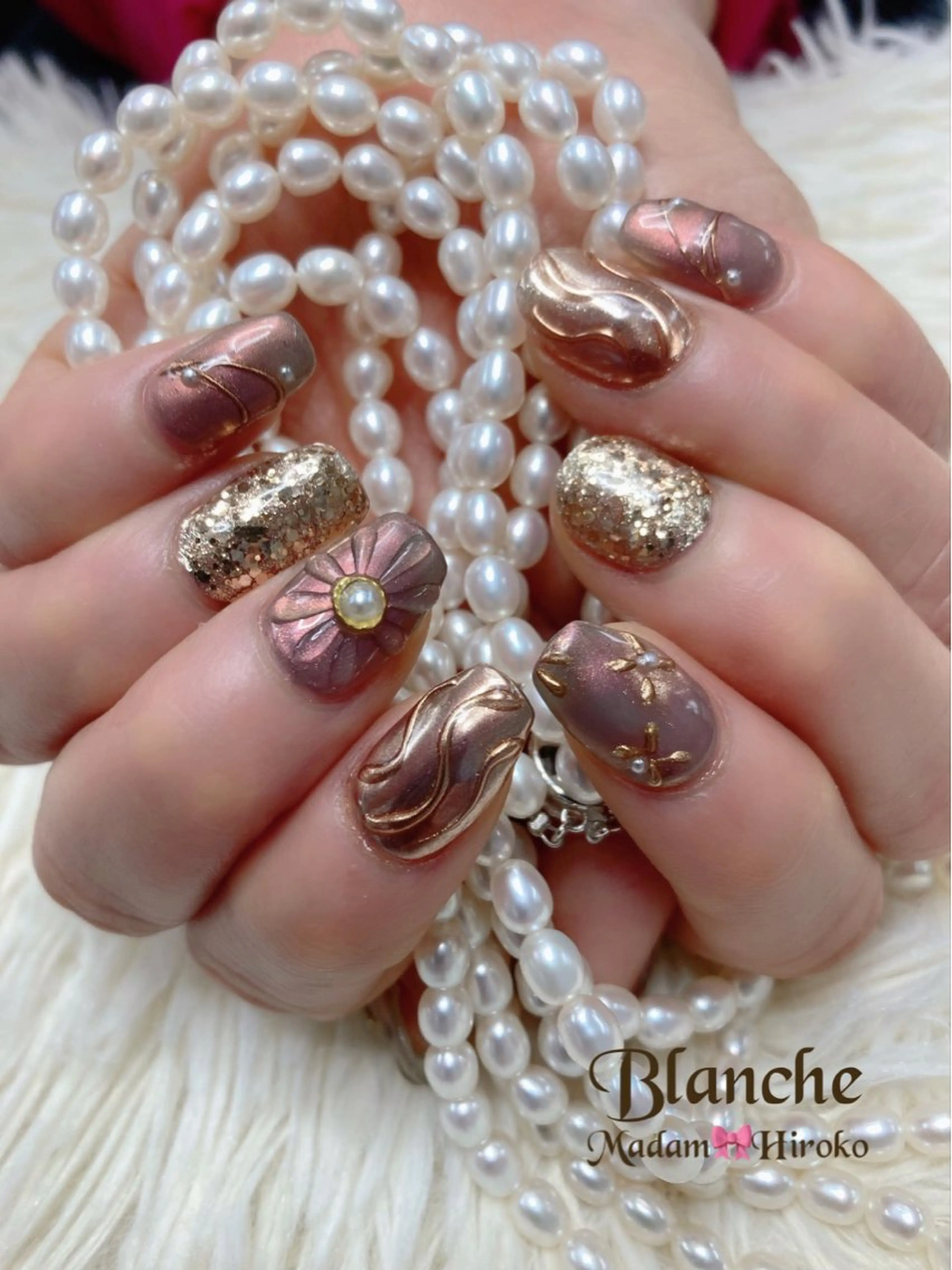 ブロンズ系ネイルの写真