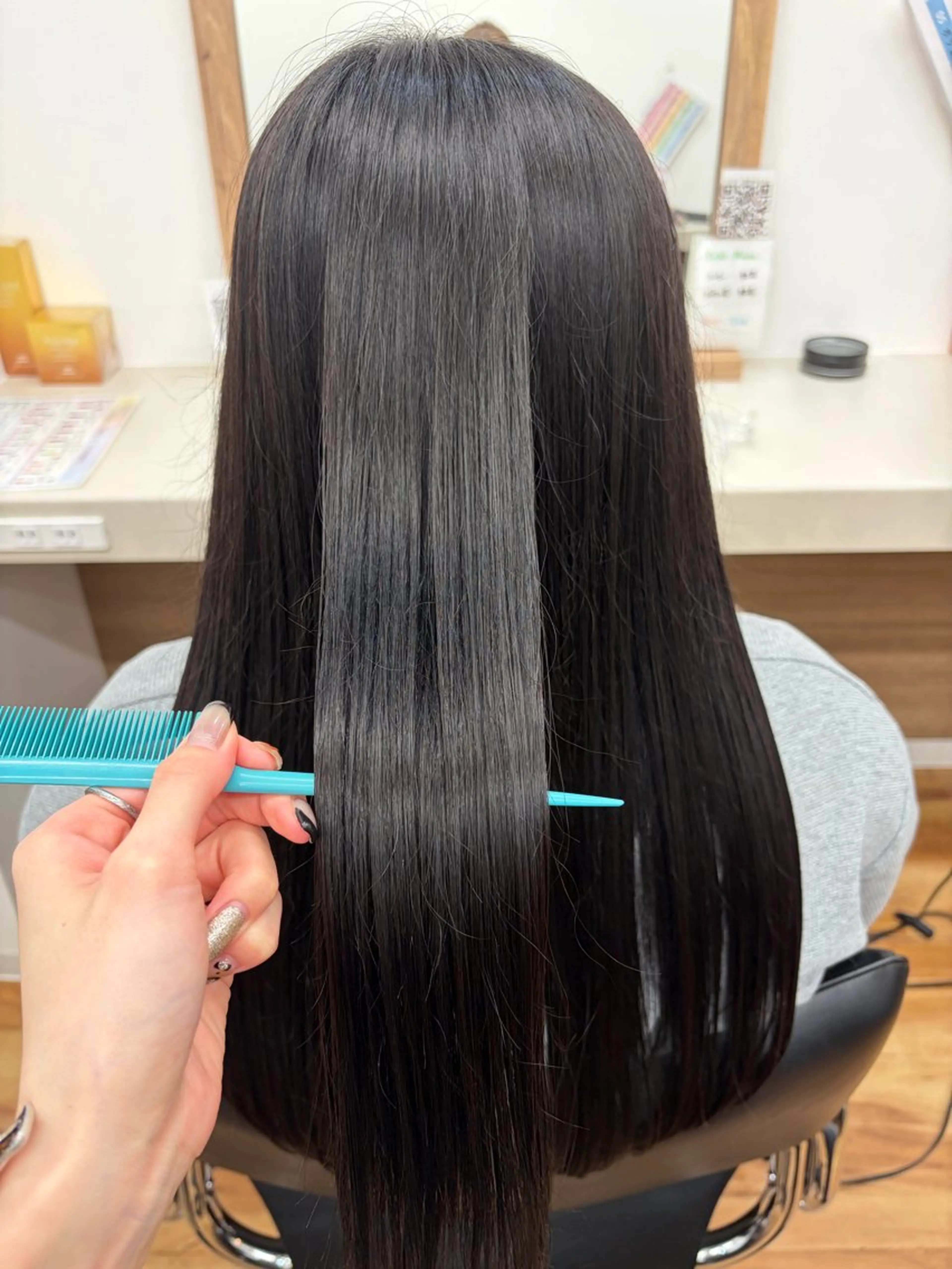 ロング トリートメント ヘアカラー 鈴木 陽菜のヘアスタイル
