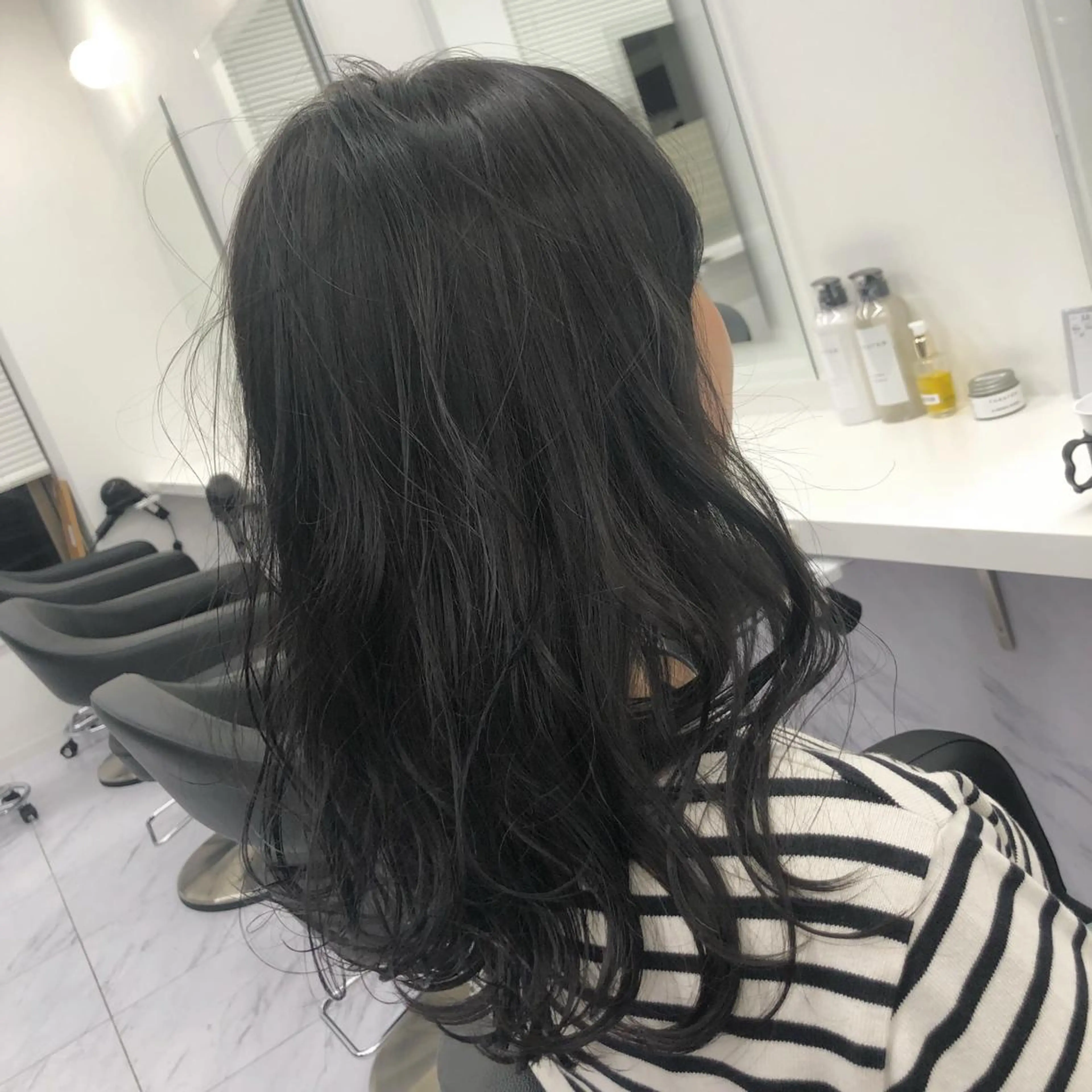 ミディアム カラー ヘアアレンジ アッシュ ダークアッシュ 美髪矯正/透明感カラ ー🫧YUUKI🫧のヘアスタイル
