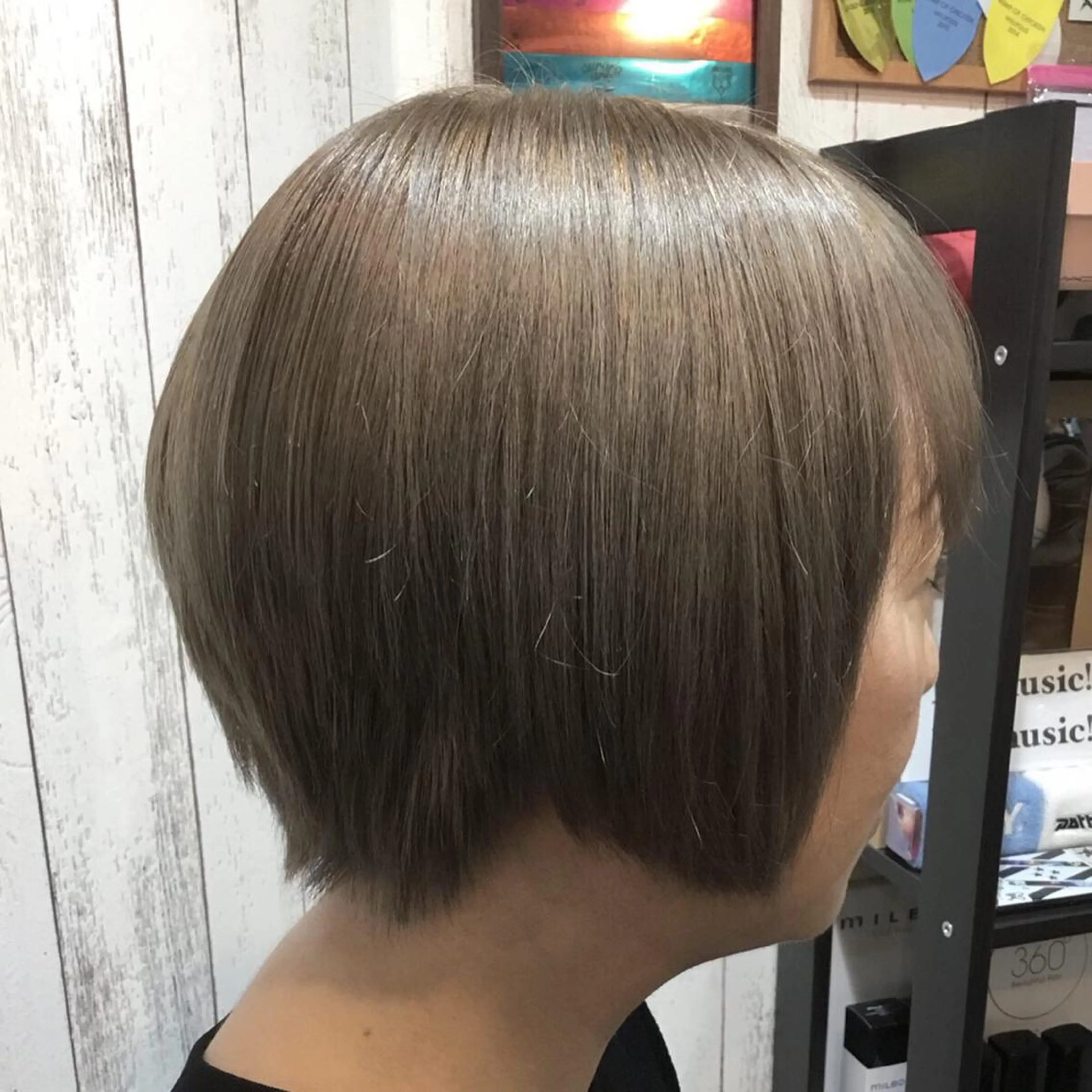 ショート カラー embrace エンブレイスのヘアスタイル