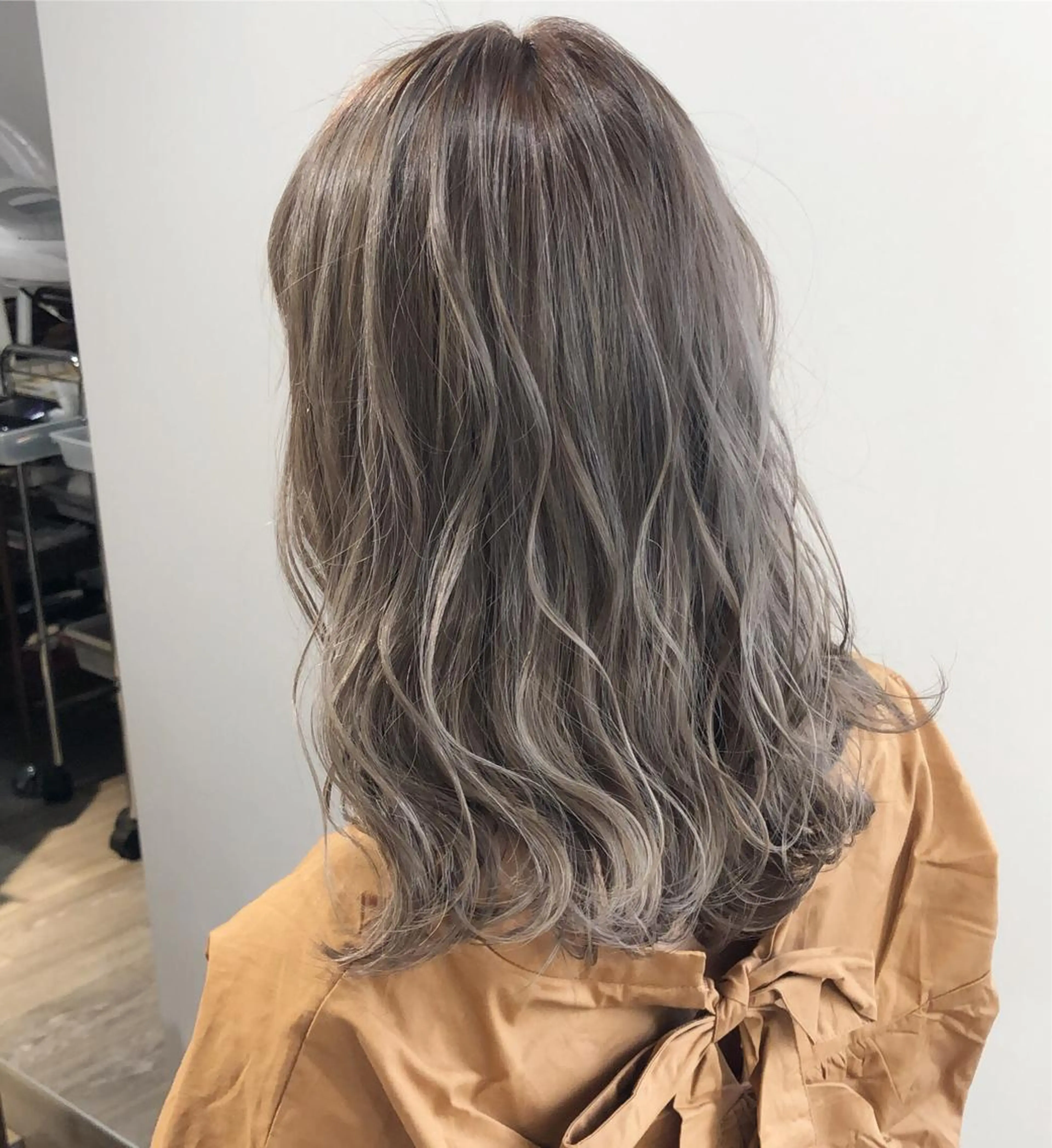 セミロング カラー エフェクトブリーチ/ 大阪/タカハシユウキのヘアスタイル