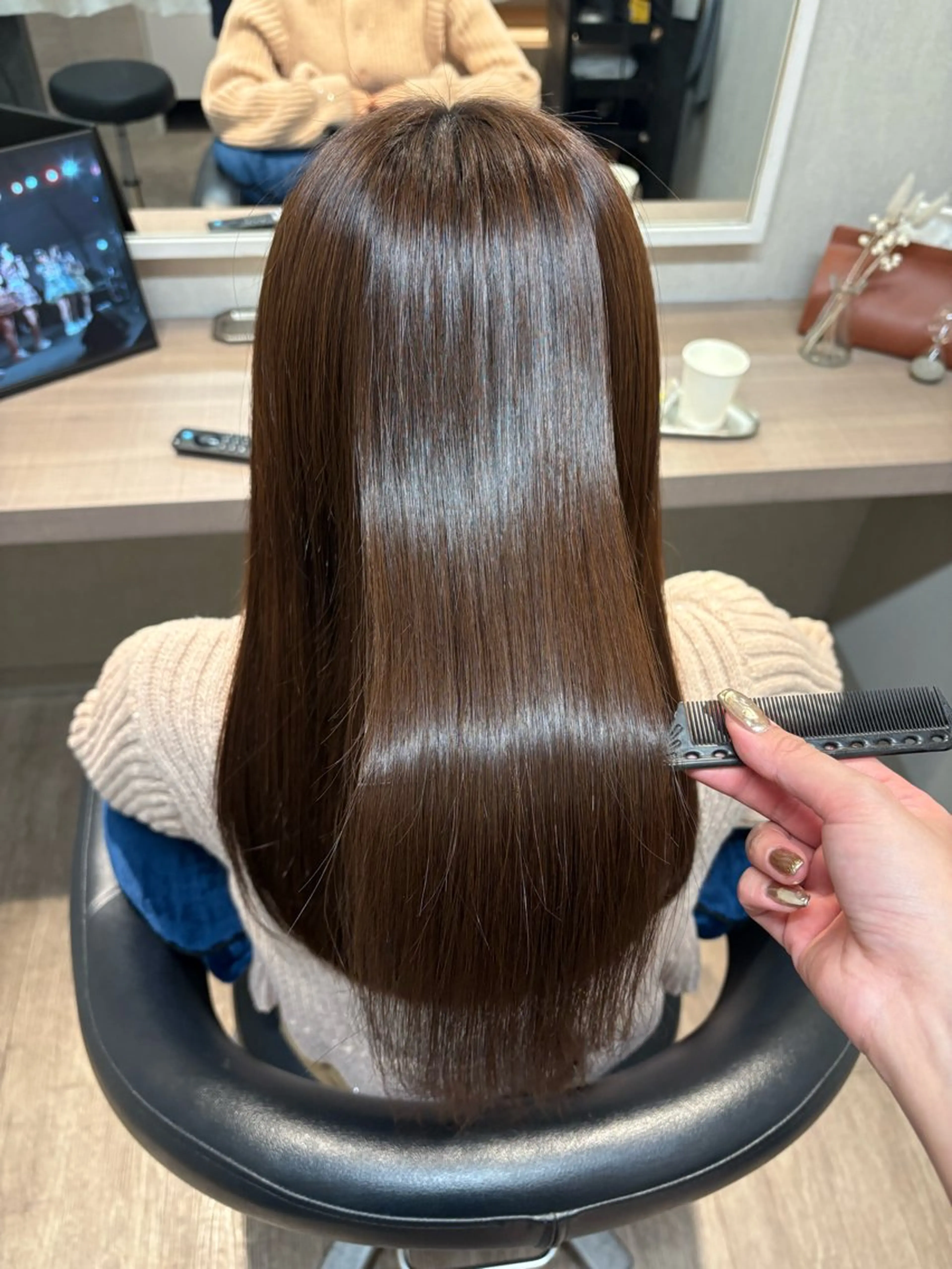 ロング Hirona 縮毛矯正/髪質改善のヘアスタイル