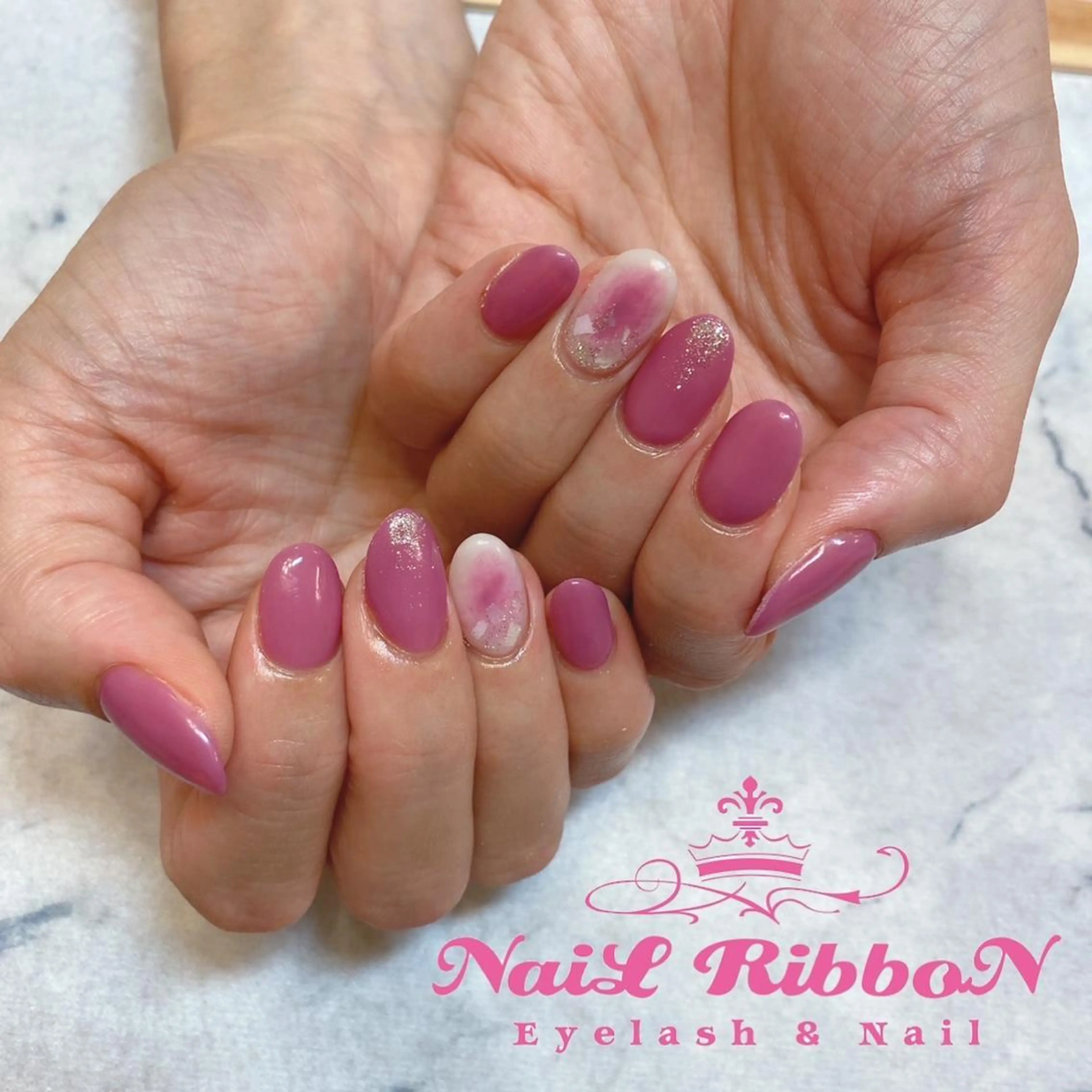 ネイル ネイルリボン 受付スタッフのネイルデザイン