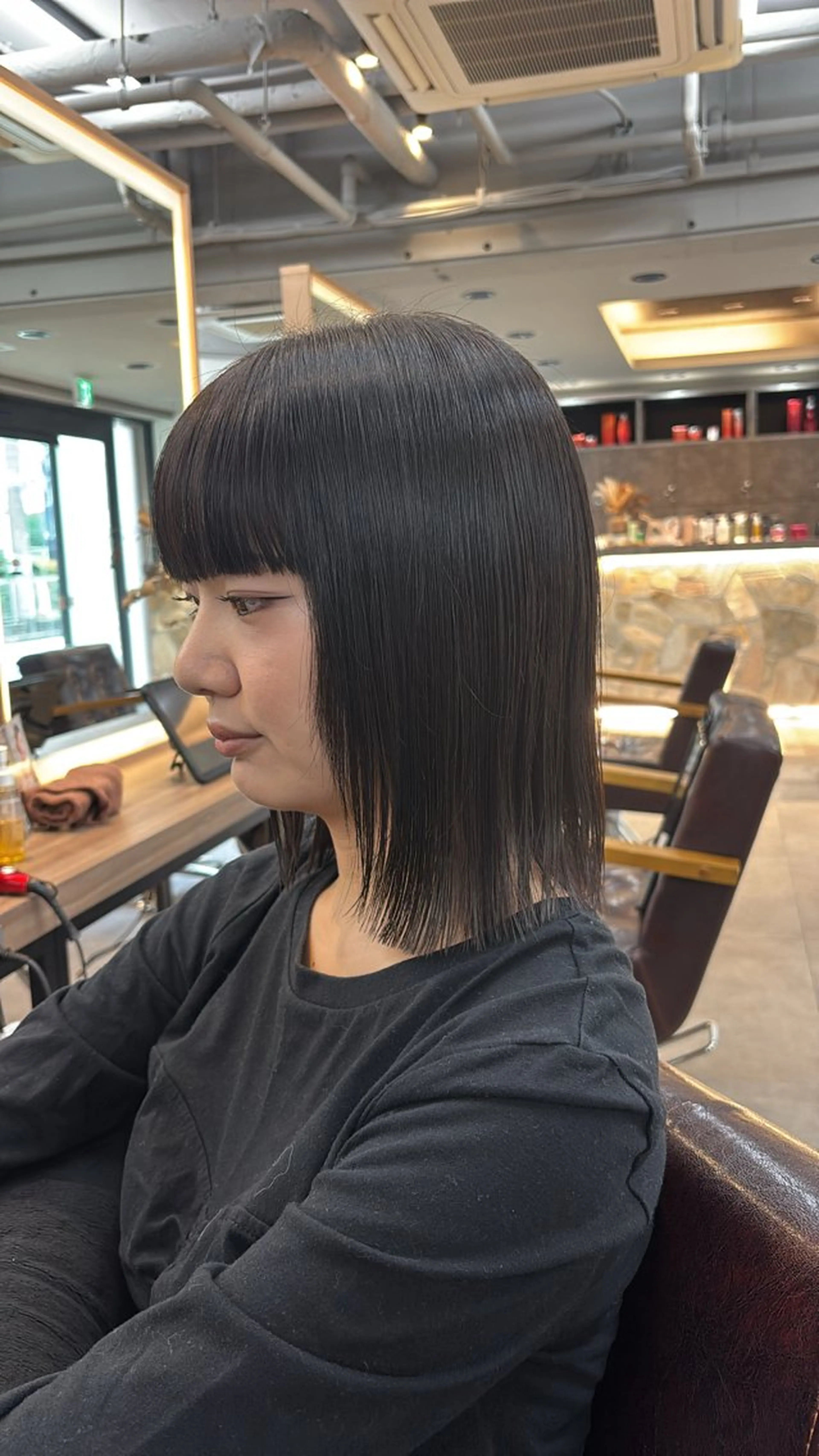 ミディアム カラー 黒髪 透明感カラー カット ヘアカラー トリートメント レイヤー✂︎ぷつボブ 艶カラー🤍noaのヘアスタイル
