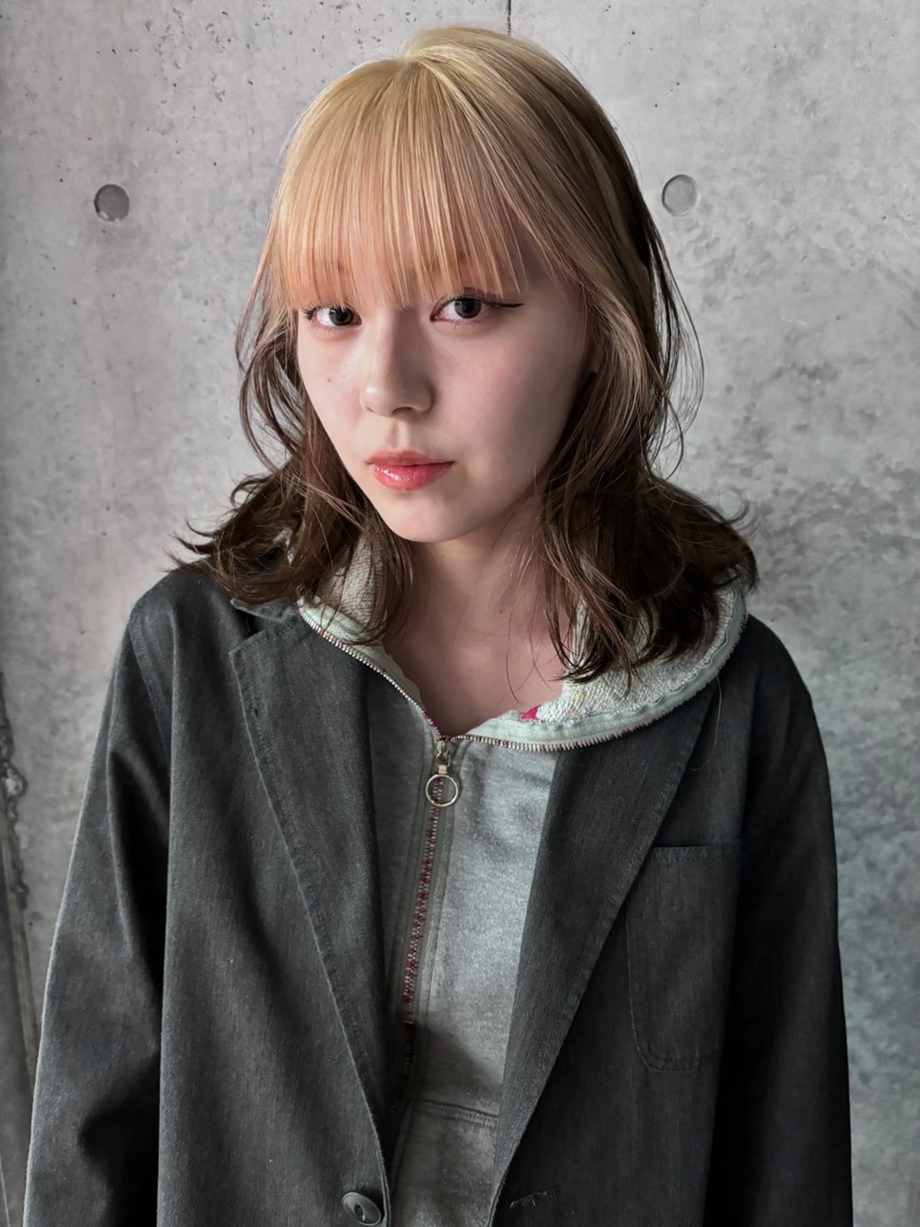 ミディアム カラー 抜きっぱなしブロンド レイヤーカット カット ヘアカラー トリートメント yuuna/ ハッシュカット🎀のヘアスタイル