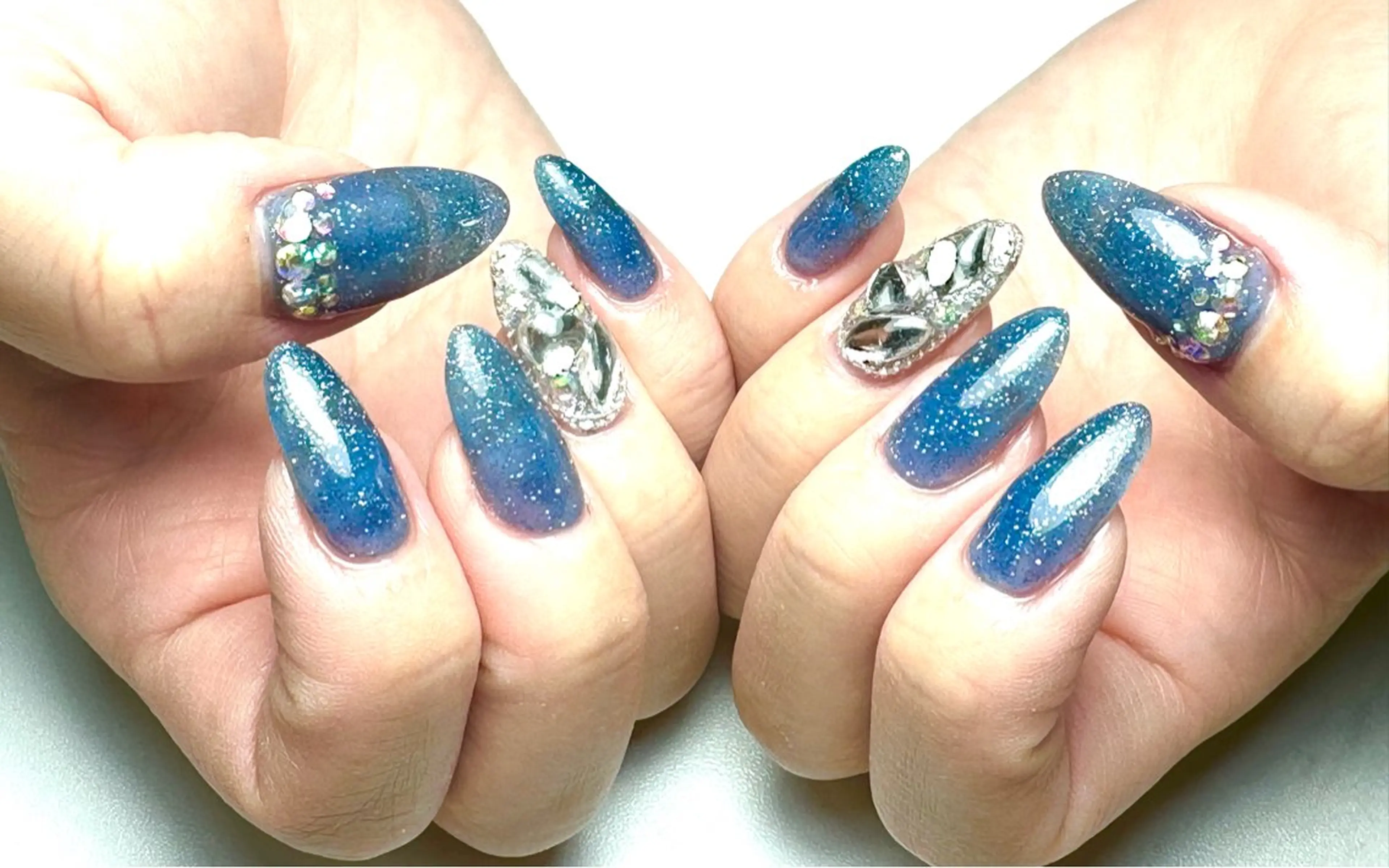 ネイル Nailist Erikaのネイルデザイン