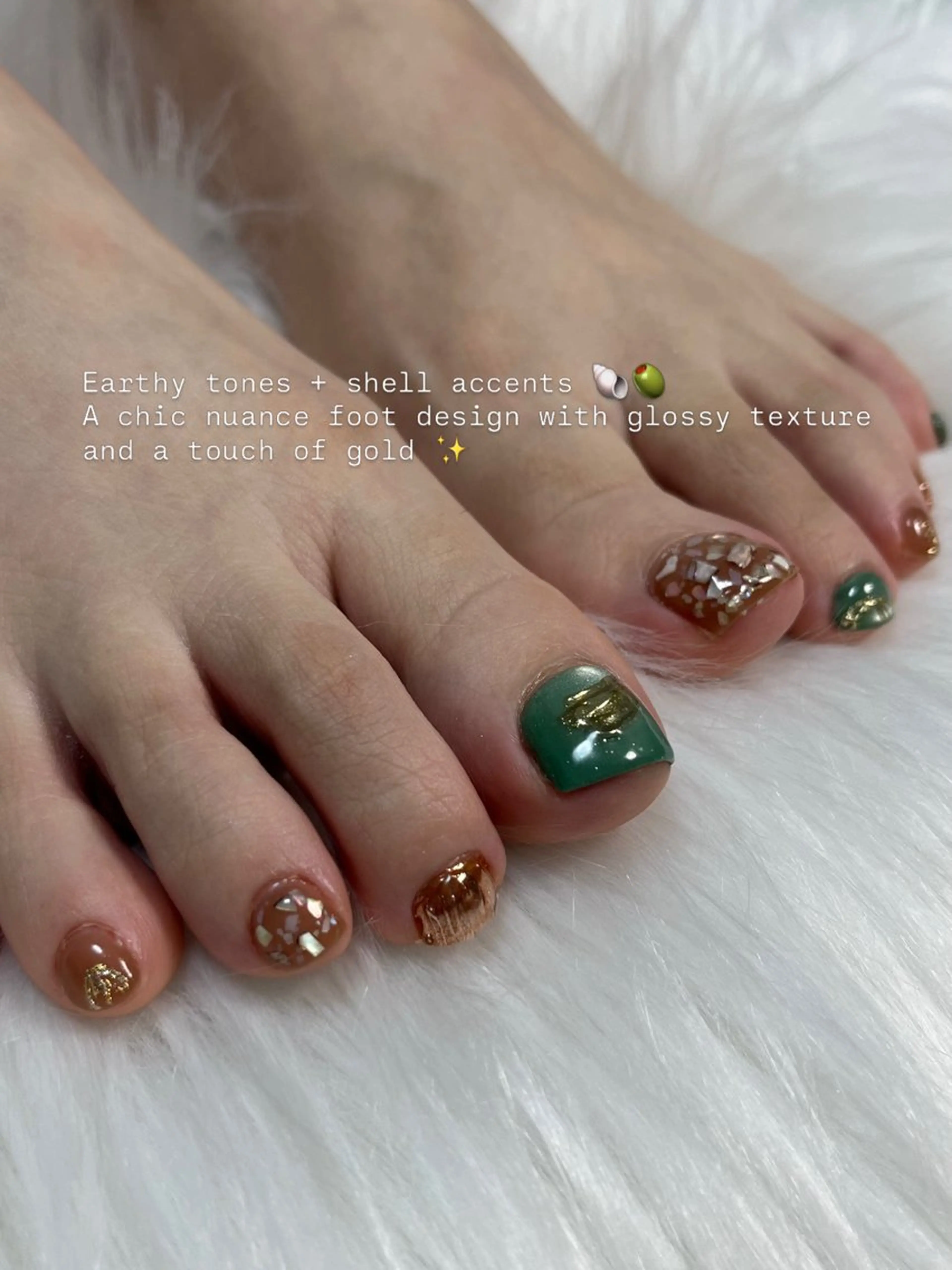 ネイル フットネイル ゴールド ニュアンスネイル フットネイル お絵描きネイル Hanakoのネイルデザイン