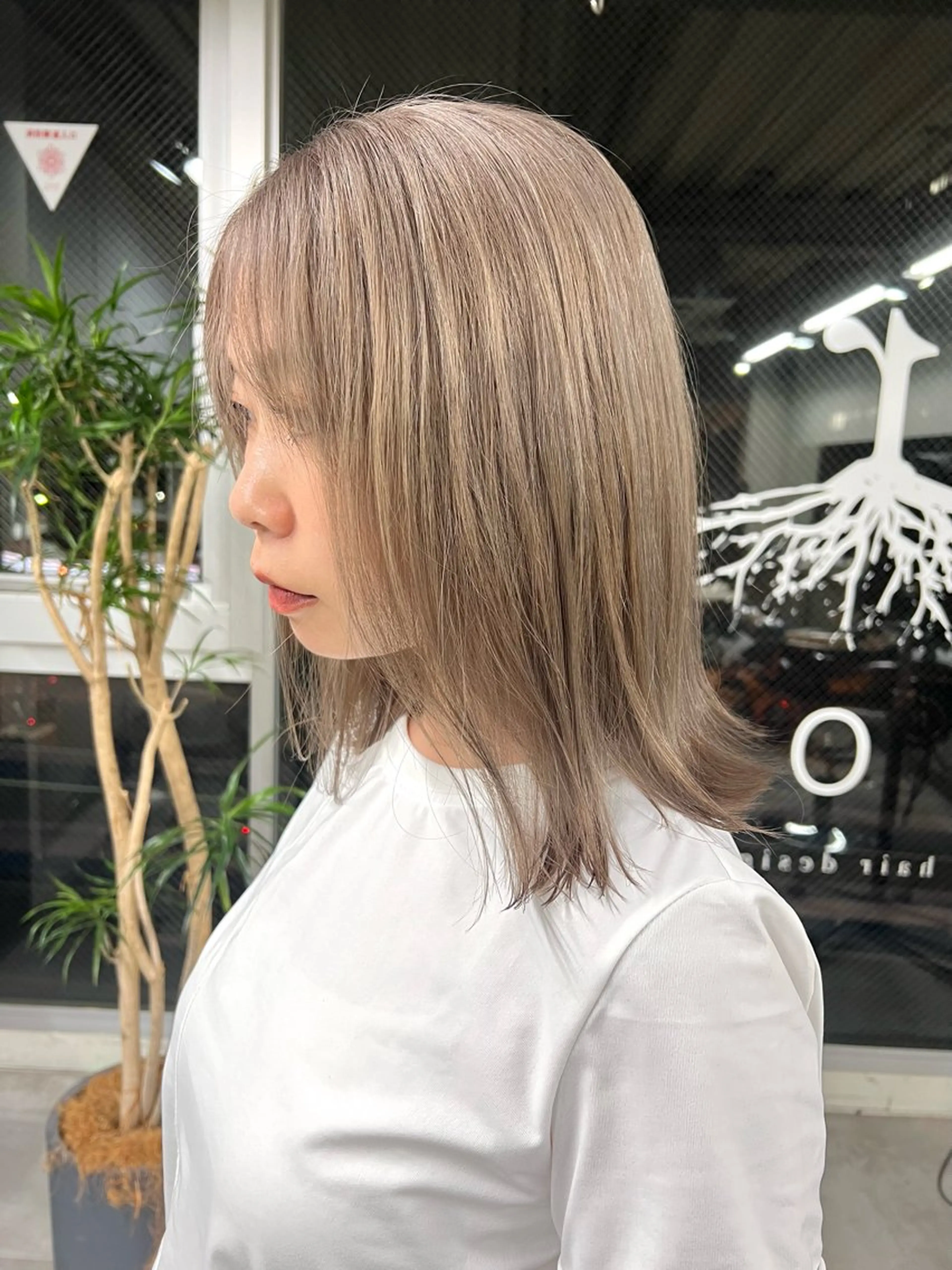 セミロング 髪質改善/透明感 プライベートサロンのヘアスタイル