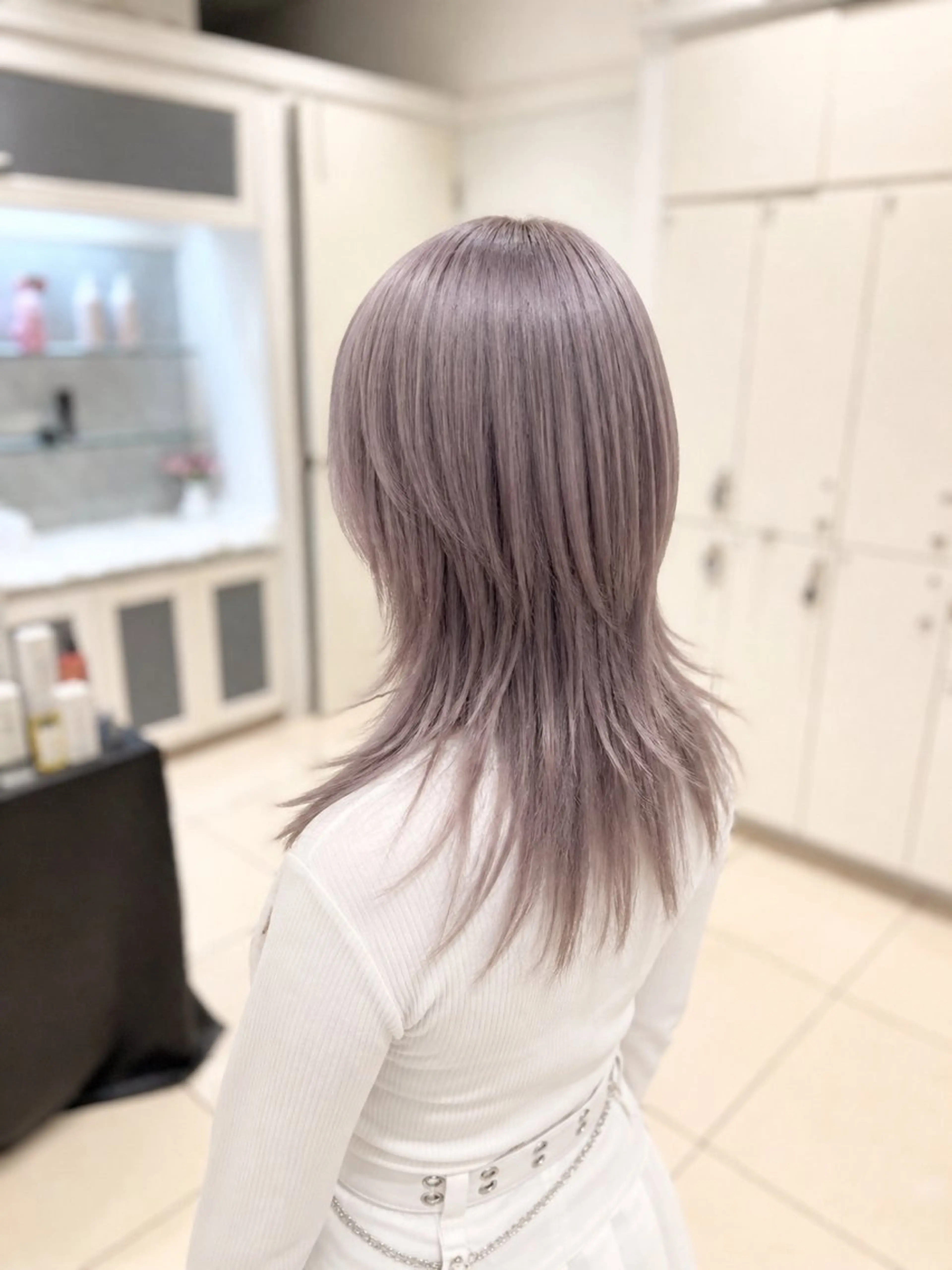 ミディアム カラー ウルフカット カット ヘアカラー トリートメント 金子 直樹のヘアスタイル