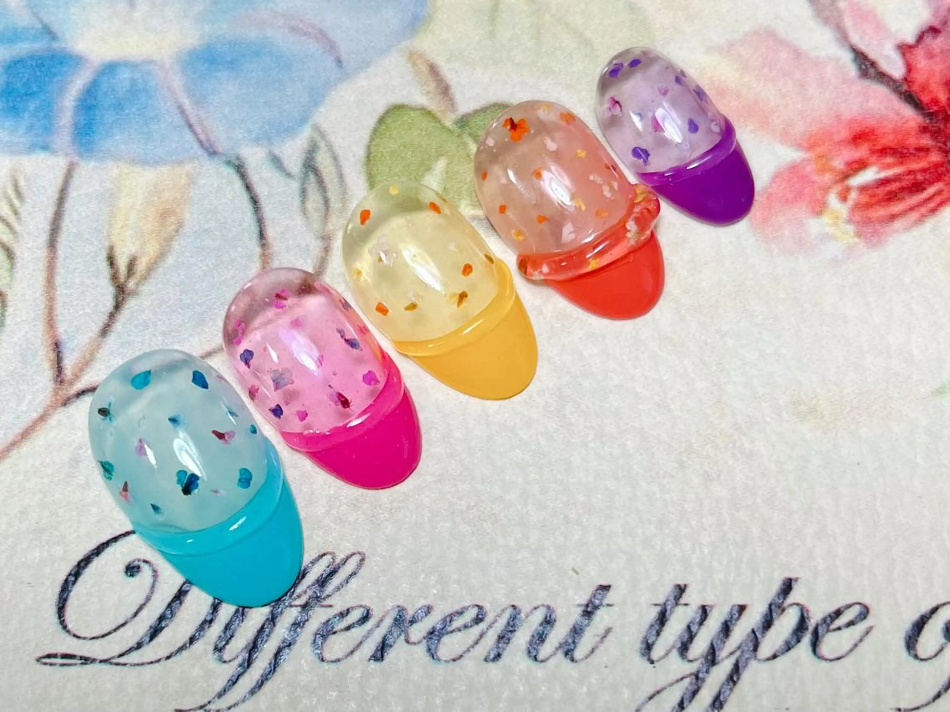 ネイル フラワーネイル ハンドネイル ネイルサロン アティロン所属・ネイルサロン アティロンのネイルデザイン