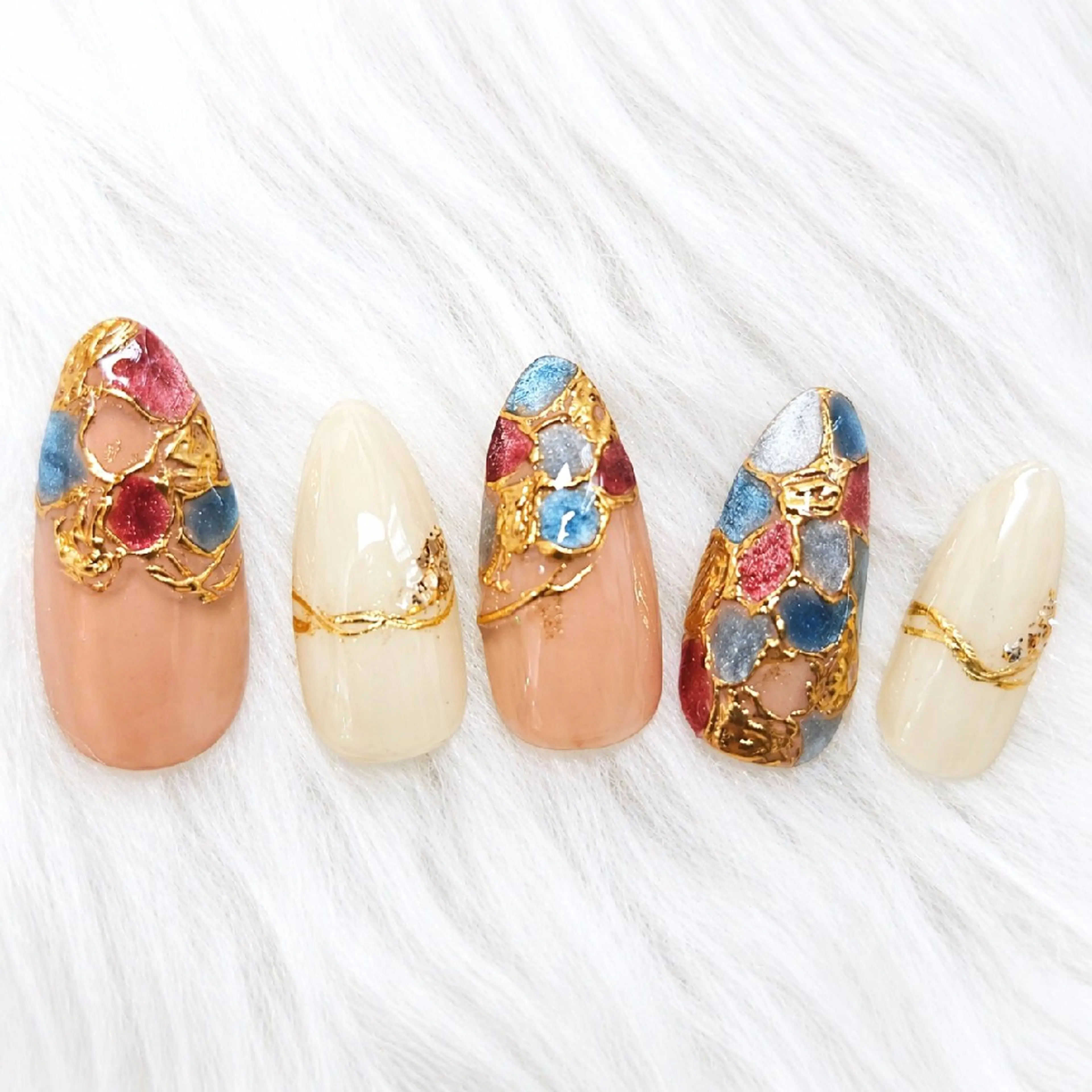 【モデルメニュー】持込デザインネイル【オフ無し】の写真