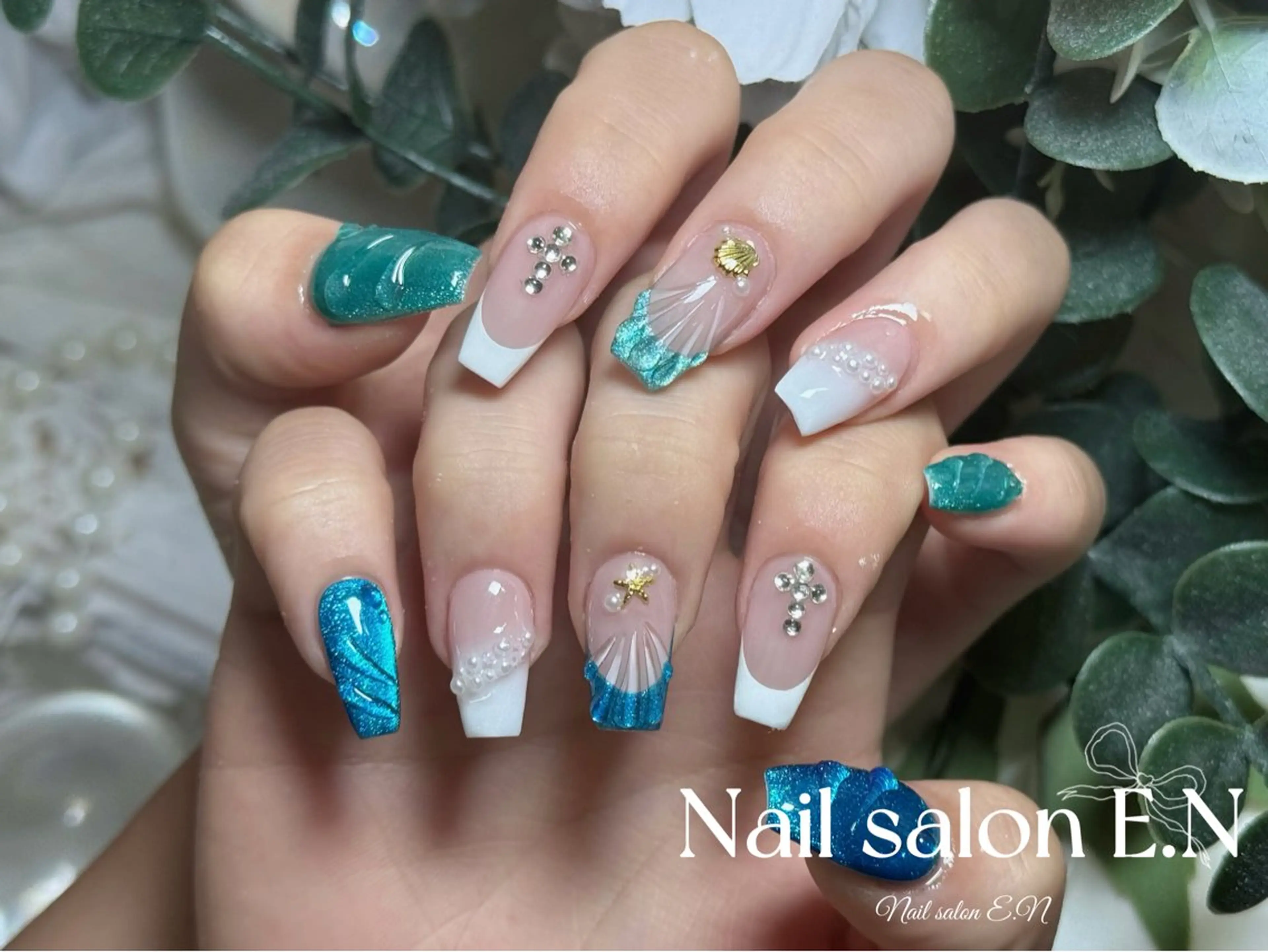 ネイル アートネイル オーロラネイル ブラウン クリアネイル フレンチネイル ハンドネイル E.N🦋 長さ出し/持ち込みのネイルデザイン