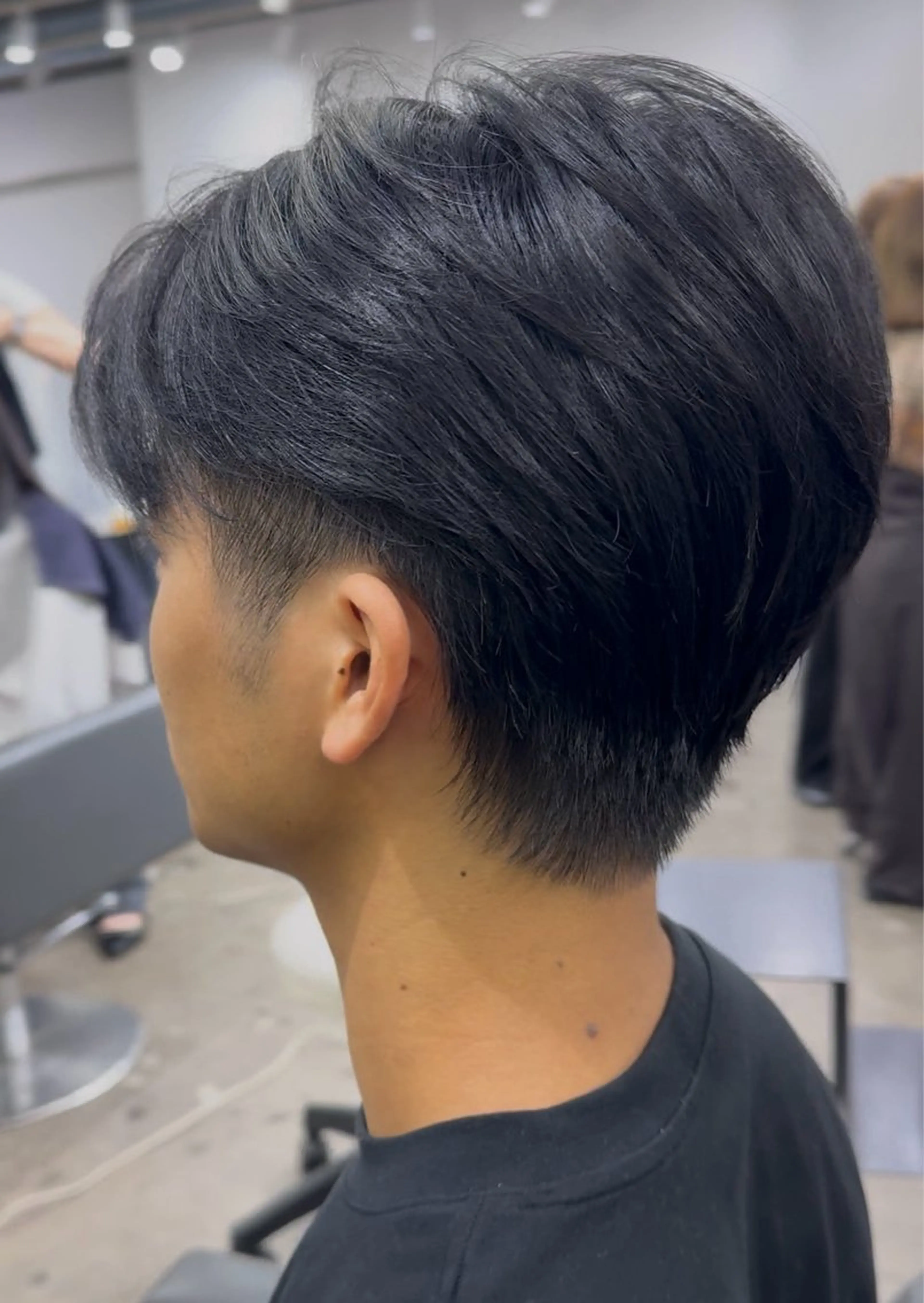 メンズ センターパート ukaアシスタント 志賀彩子のヘアスタイル