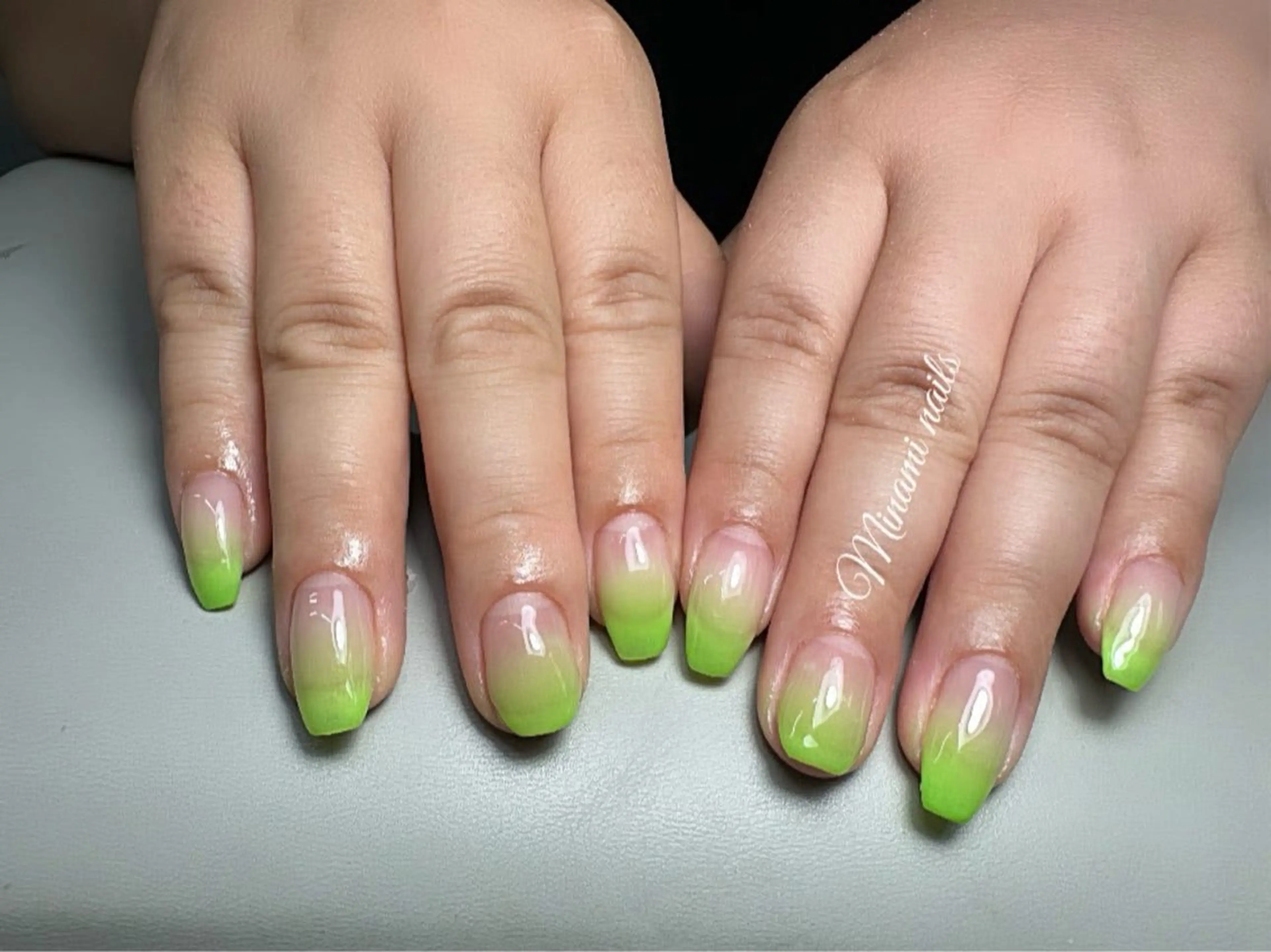 ネイル アートネイル オーロラネイル ガーリー キラキラネイル 韓国ネイル Minami Nailsのネイルデザイン