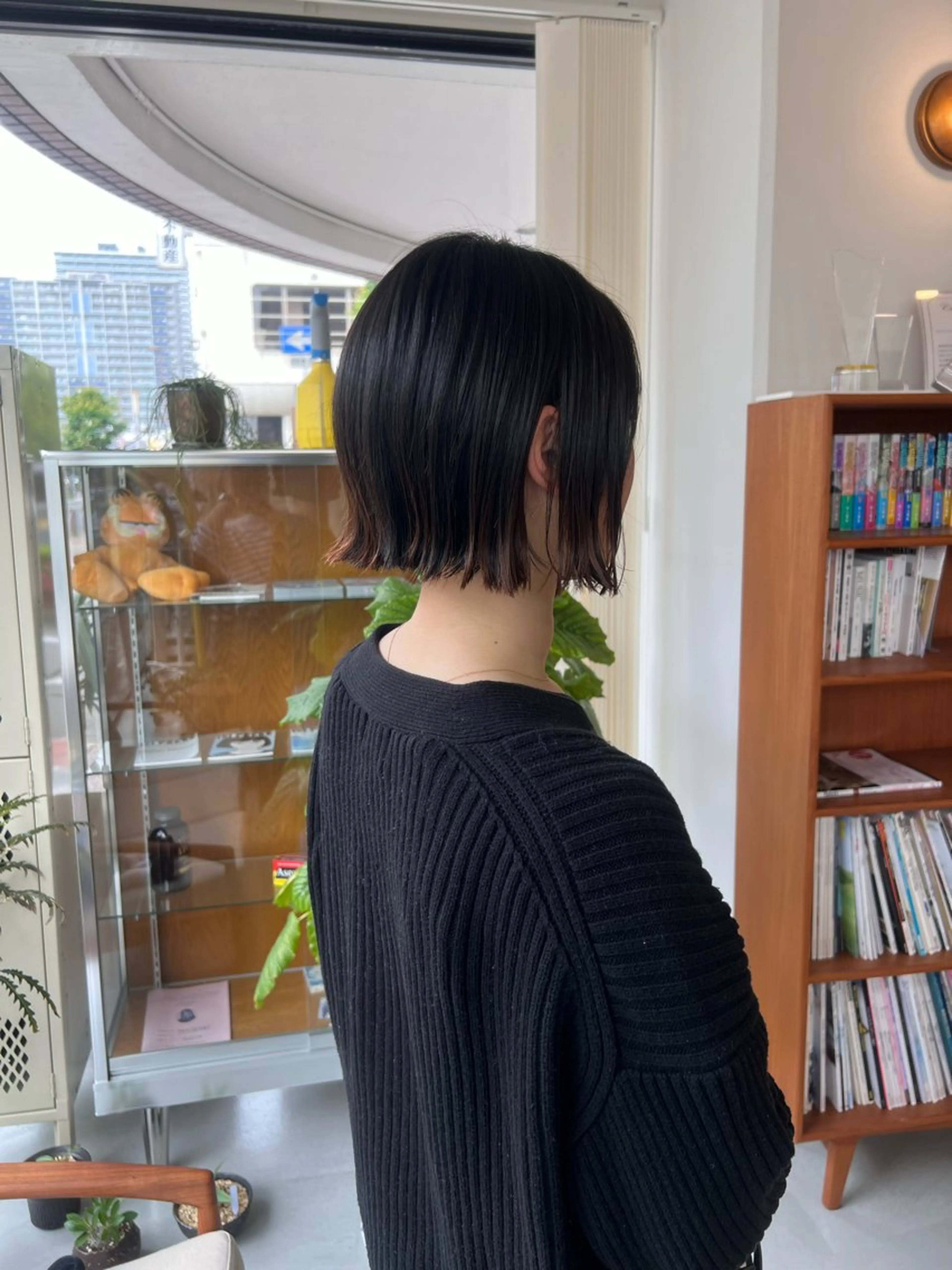 ショート ボブ 外ハネヘア カット ヘアカラー 石川 実咲のヘアスタイル