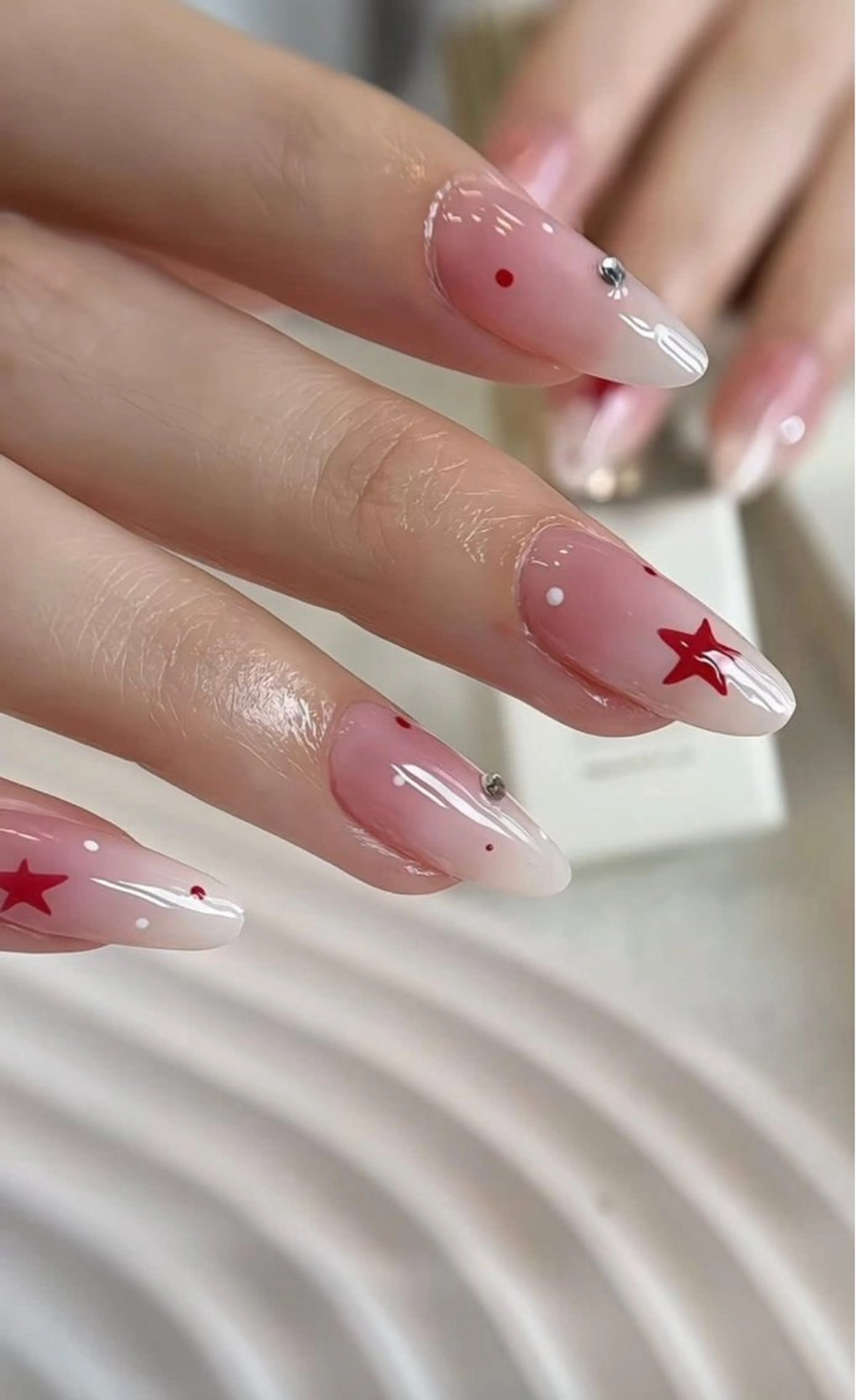 ネイル ハンドネイル T. Leeのネイルデザイン